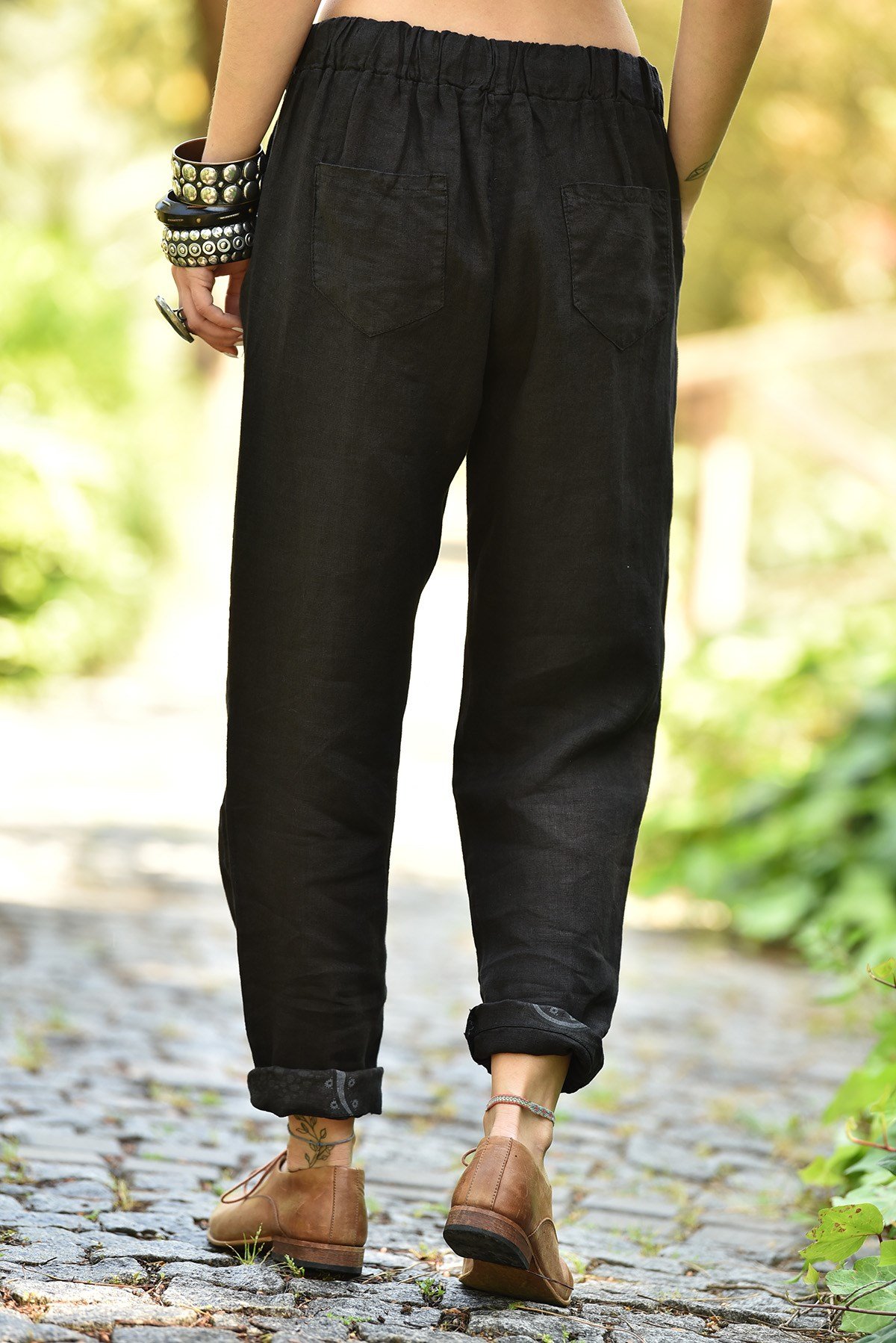 Black Leg Detail Carrot Cut Linen Pants - Şaman Butik | Boho Fashion