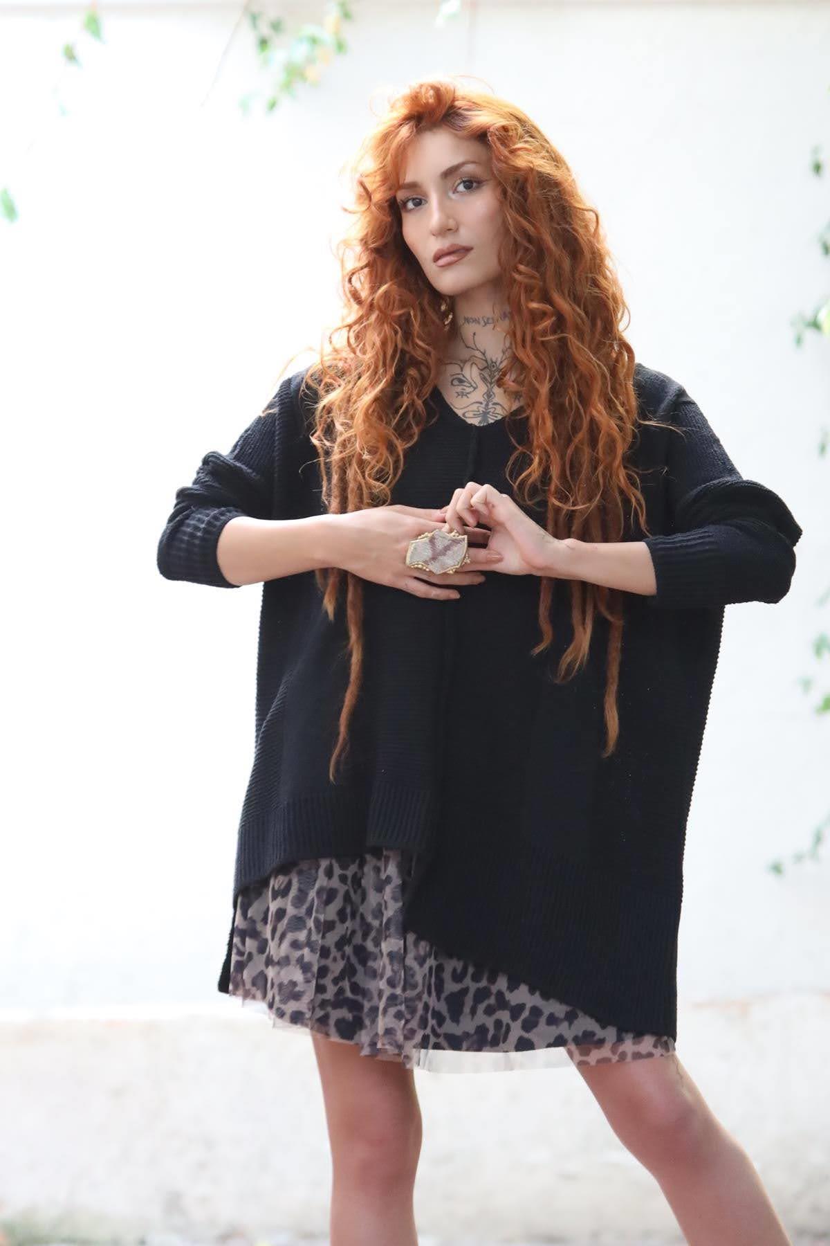 Siyah V Yaka Önü Dikişli Salaş Örgü Bluz