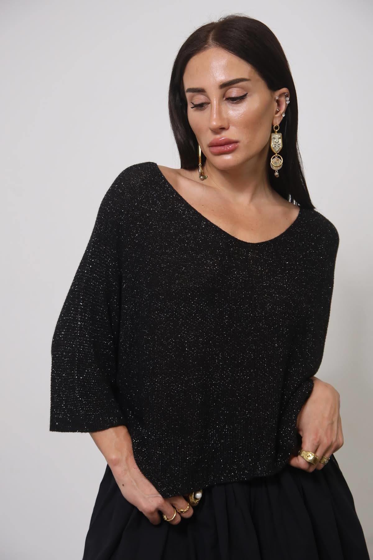 Siyah V Yaka Simli Yarasa Kol Triko Bluz