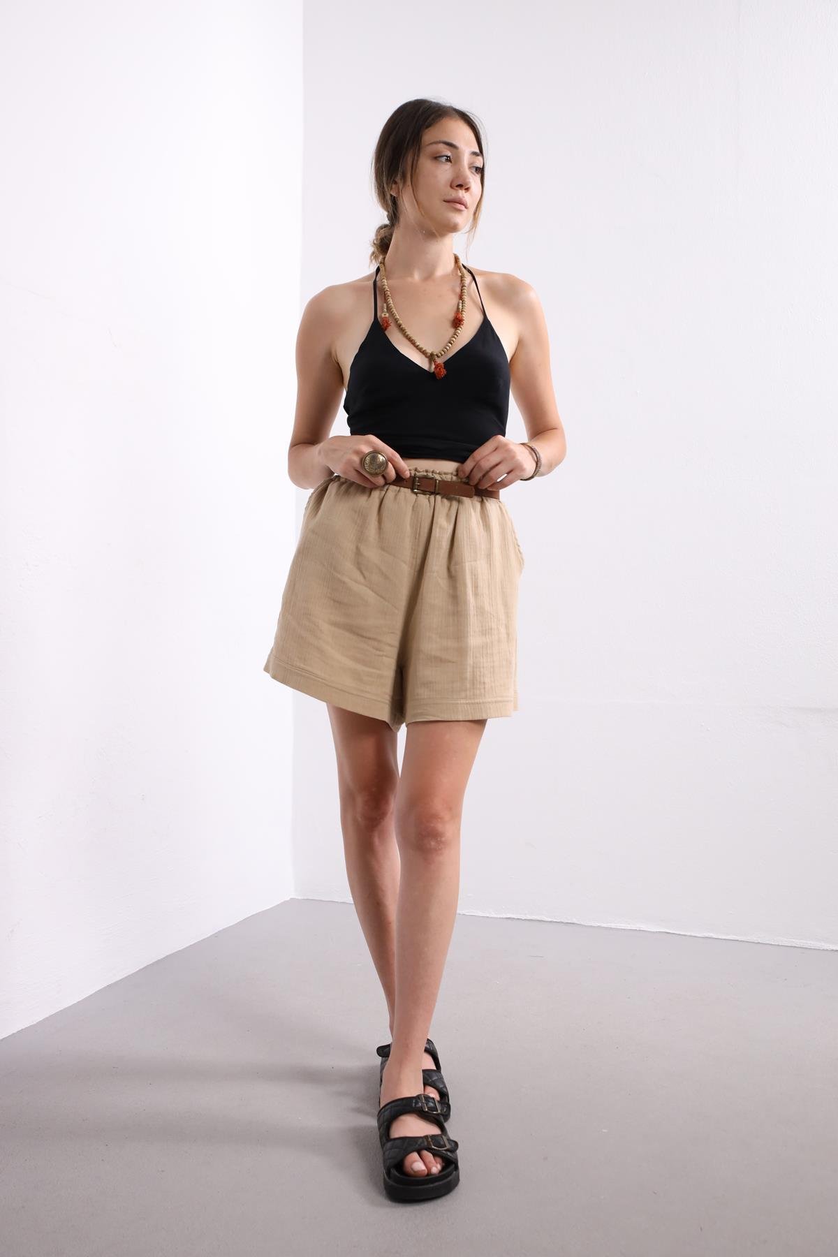  Krem Rengi Beli Lastikli Şort