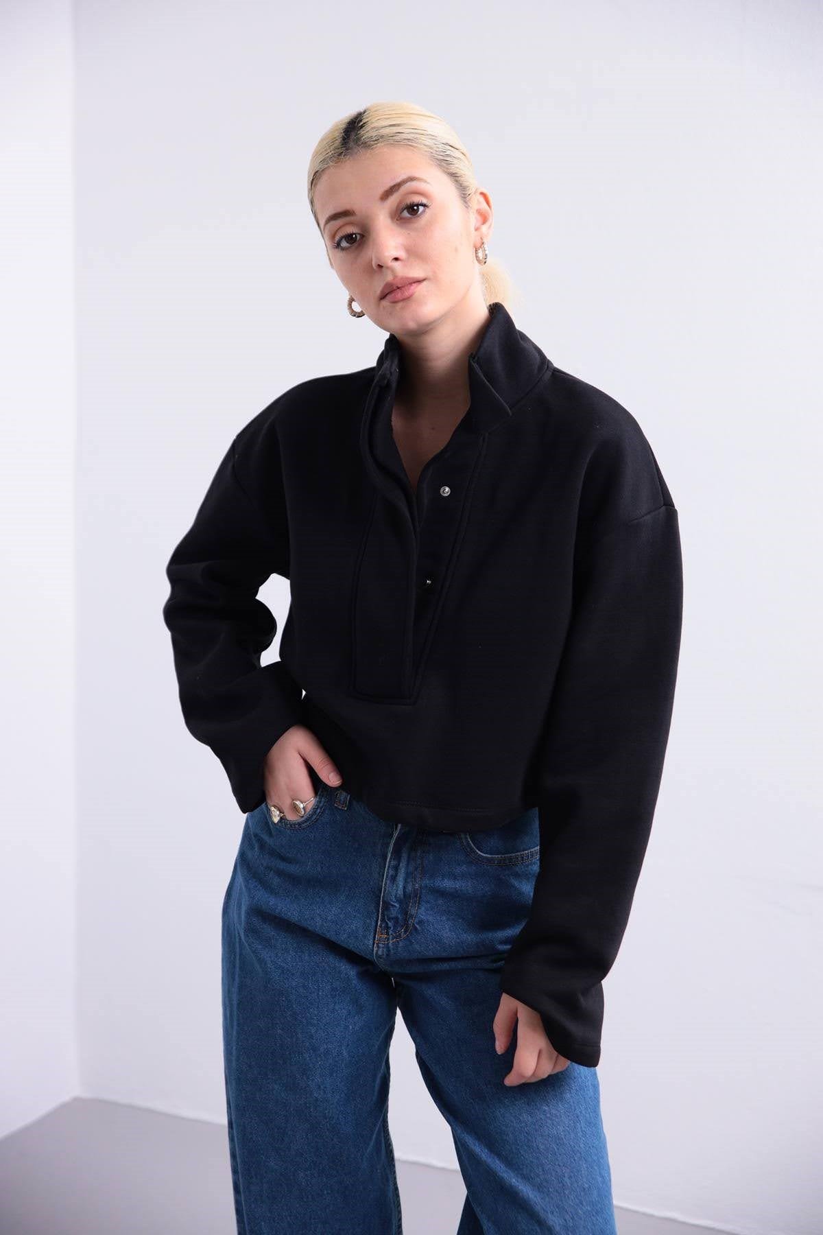  Siyah Çıt Çıtlı Crop Sweat