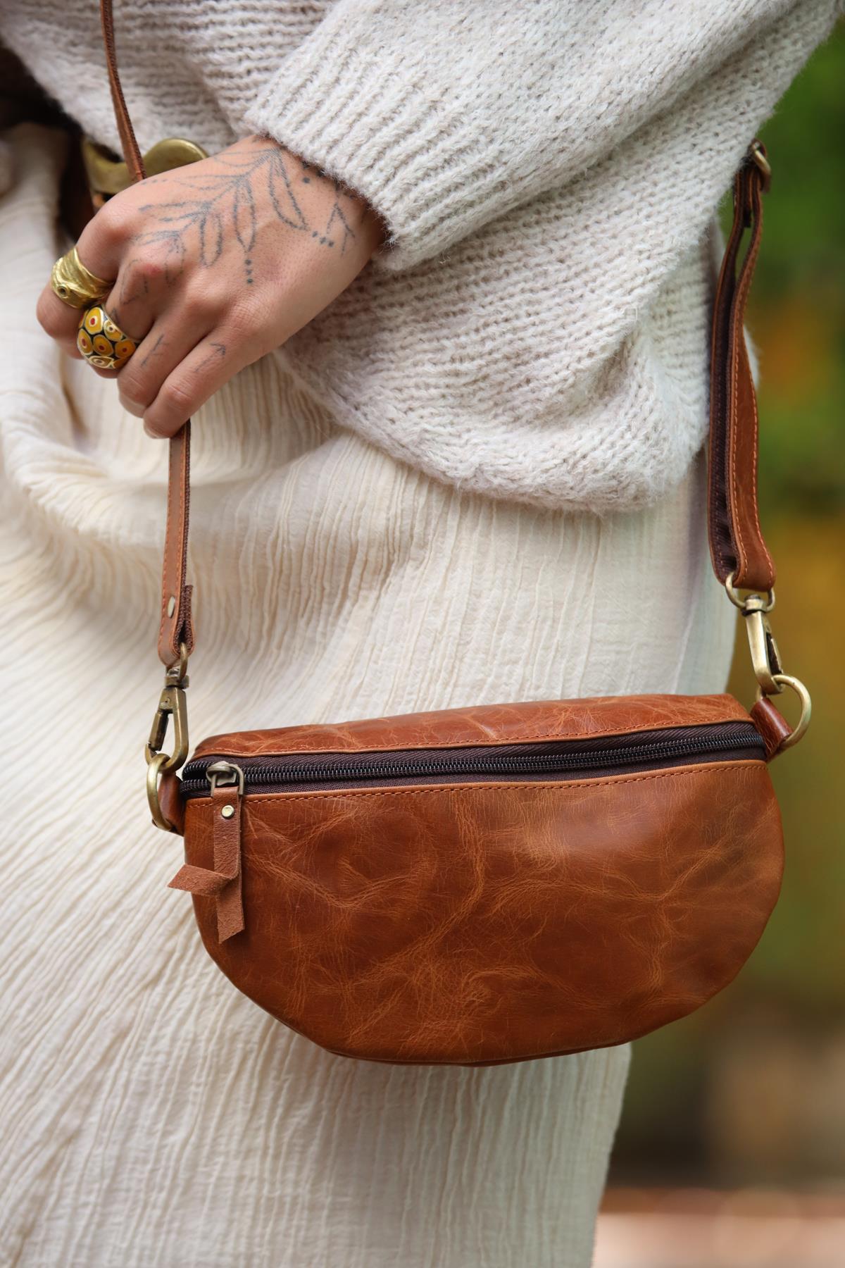 Taba Çift Gözlü Askılı Deri Çanta