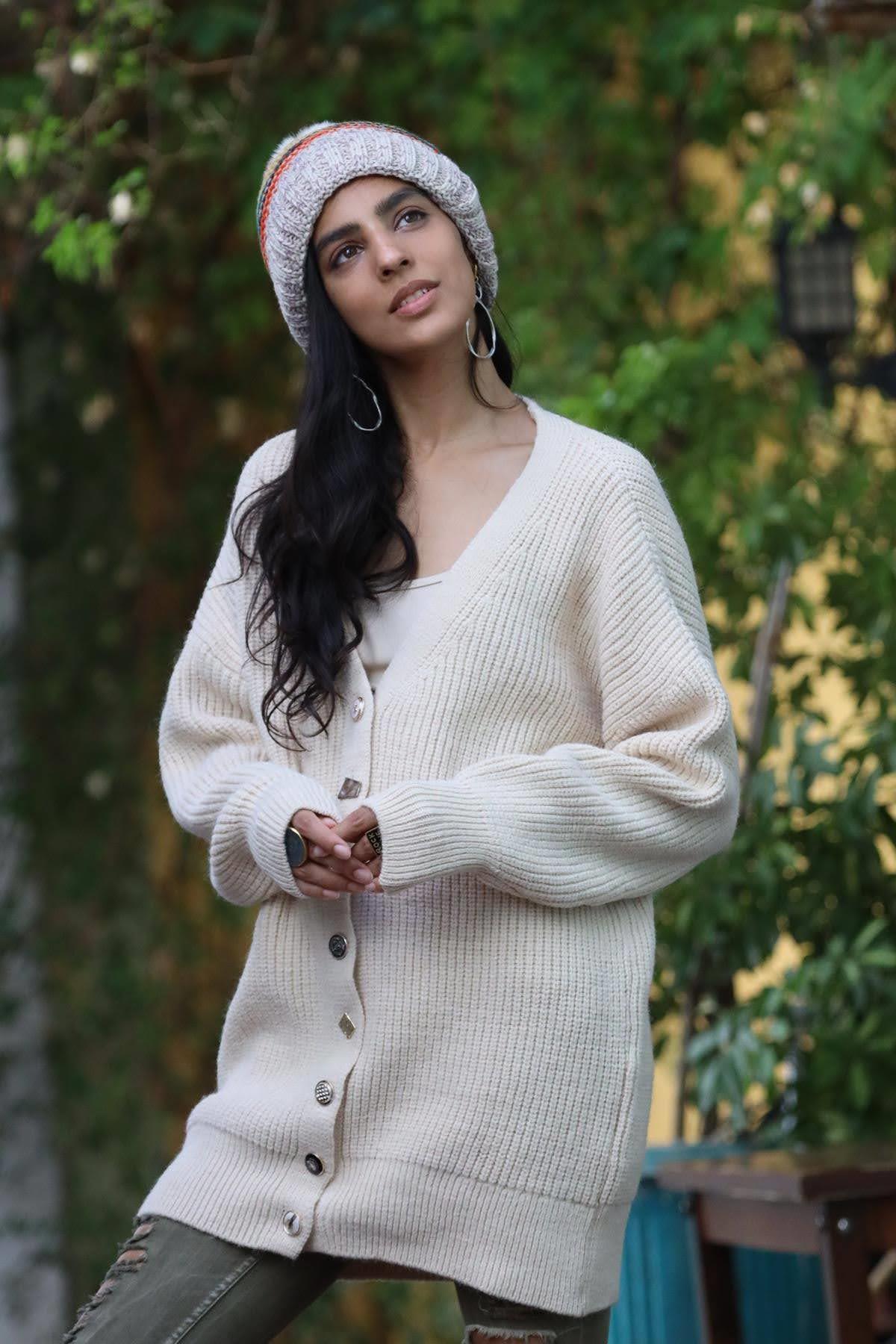 Taş Rengi Düğmeleri Farklı Fitilli Triko Hırka