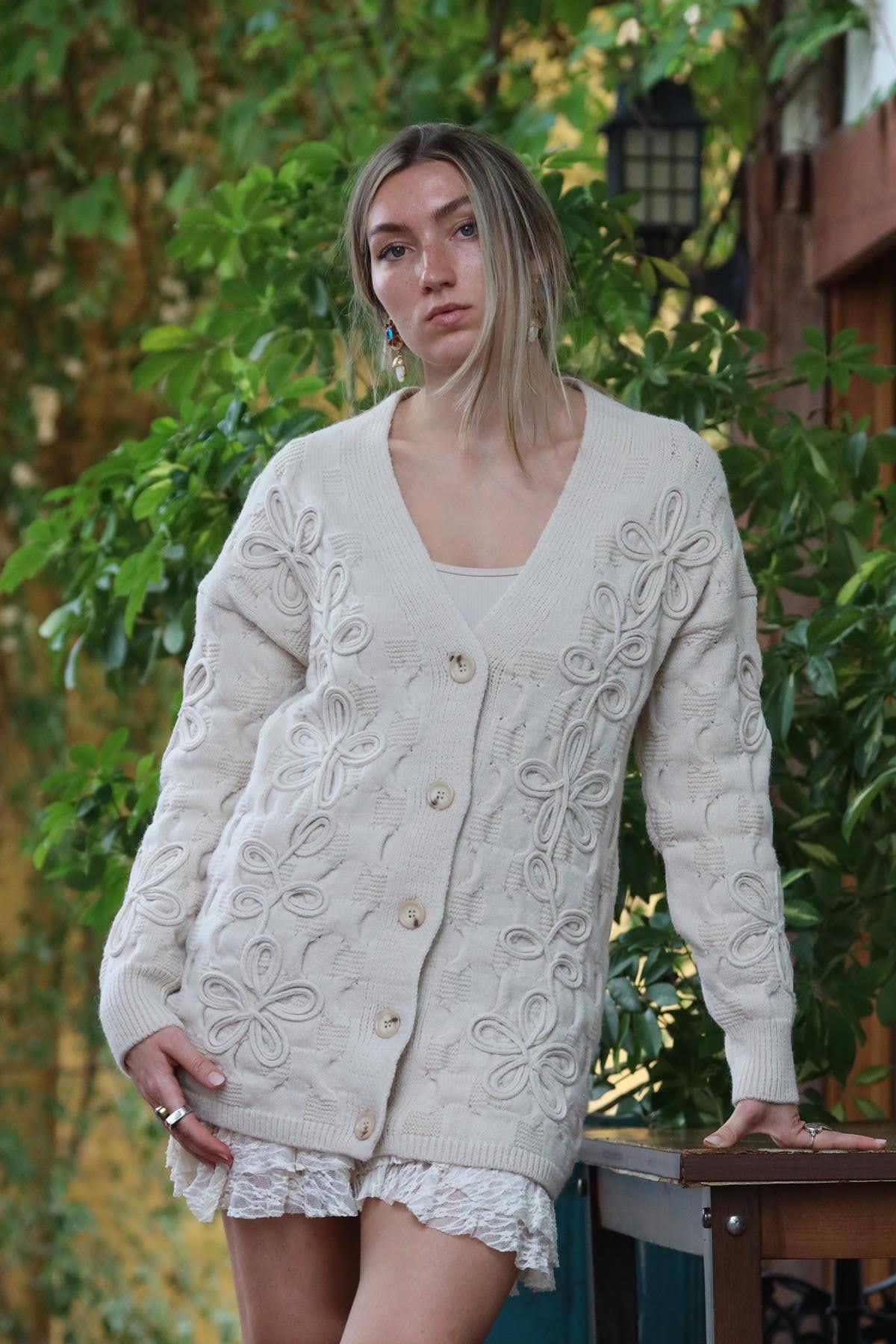 Taş Rengi Kabartma Desenli Triko Hırka