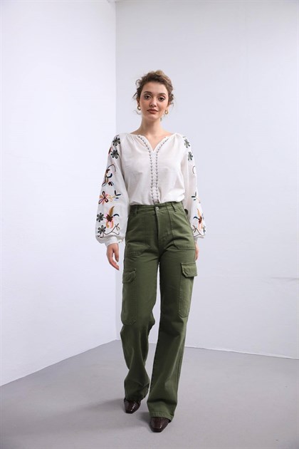 White Flower Embroidered Bishop Sleeve Blouse - Saman Butik
