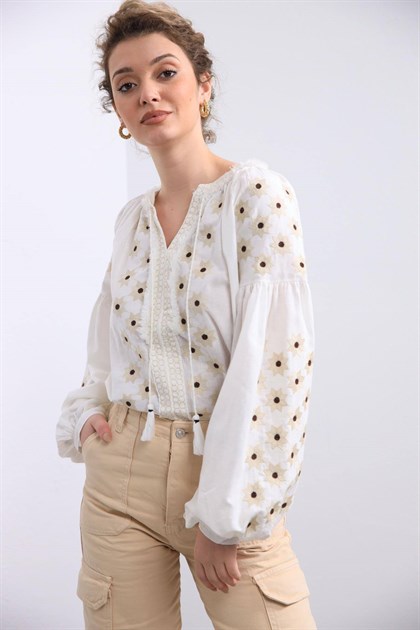 Beyaz Yıldız İşlemeli Saçaklı Bluz - Şaman Butik - Bohem Giyim ve Aksesuar | Kadın & Erkek Beyaz Yıldız İşlemeli Saçaklı Bluz