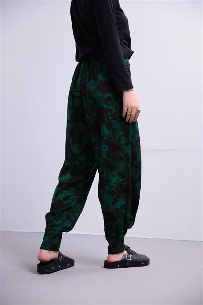 Zümrüt Yeşili Desenli Pile Detaylı Pantolon - Şaman Butik Zümrüt Yeşili Desenli Pile Detaylı Pantolon