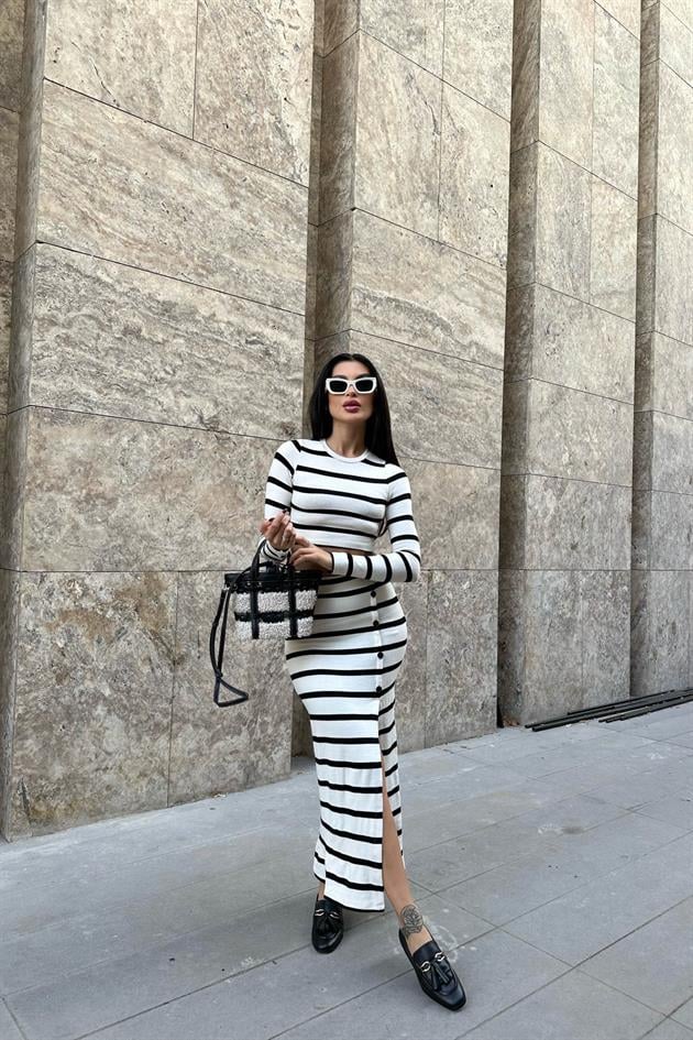 Çizgili Yırtmaç Detay Etekli Takım Krem