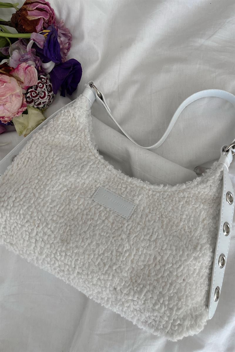 Tüylü Kol Çantası Beyaz