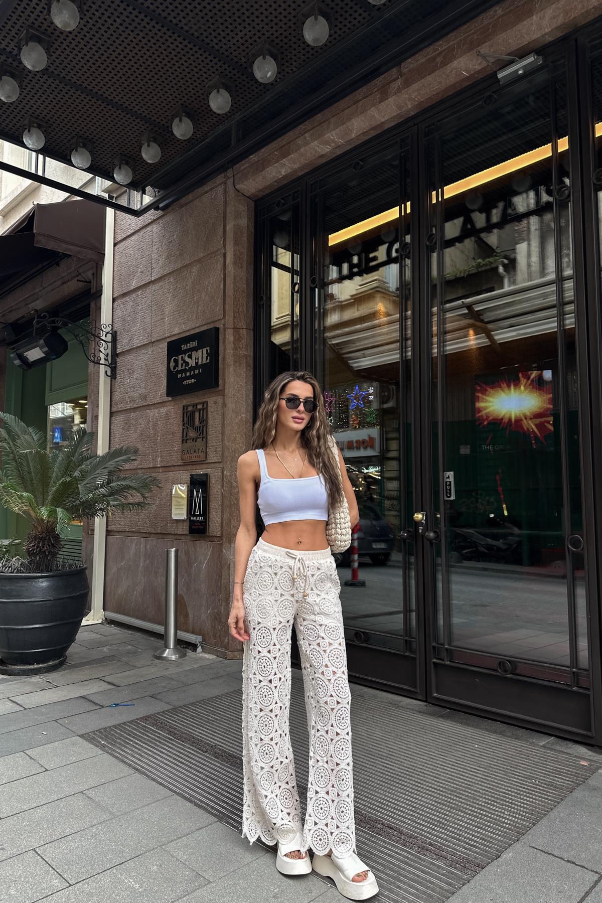 Kroşe Bağcıklı Pantolon Taş