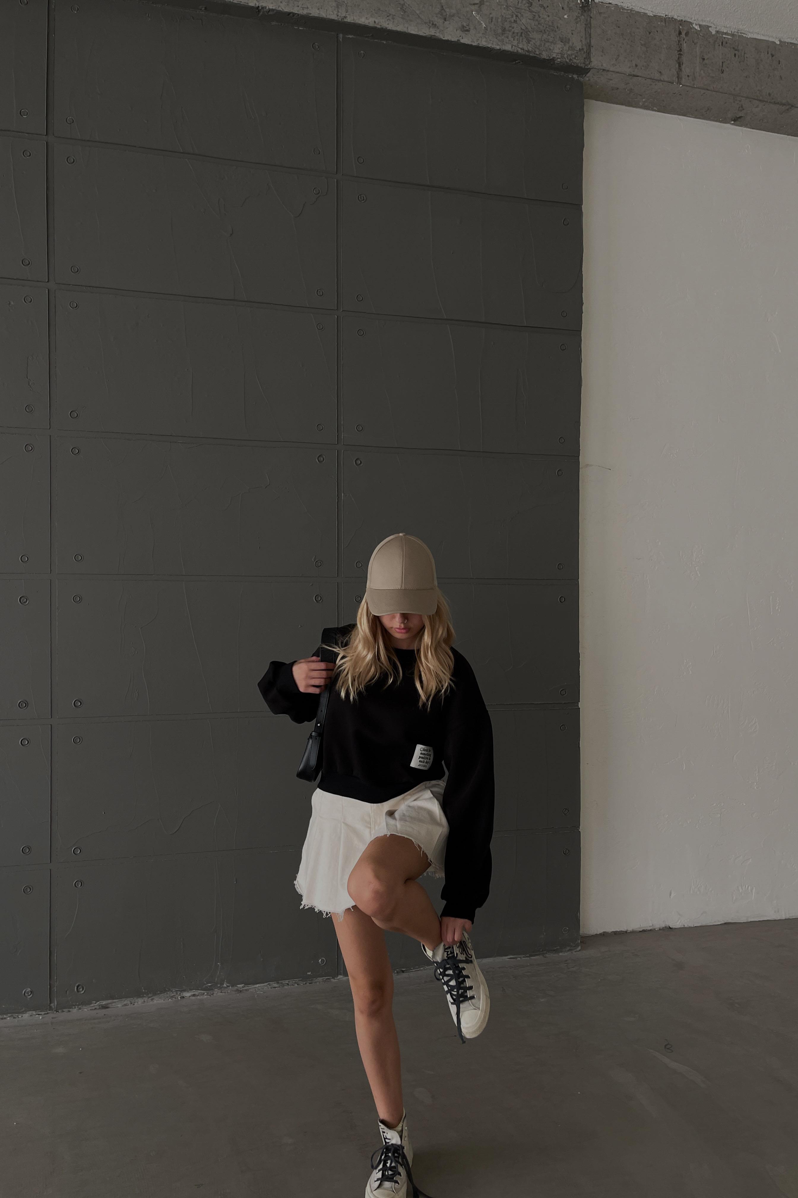 Bisiklet Yaka Crop Sweat Siyah