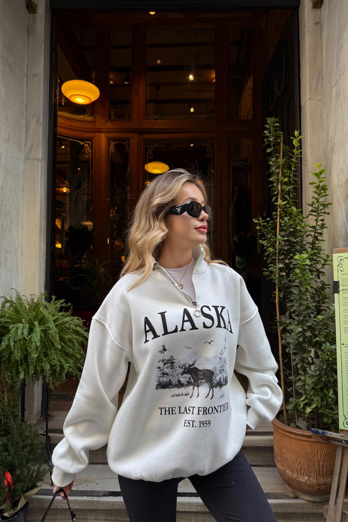Zip Detay Alaska Baskı Sweat Beyaz