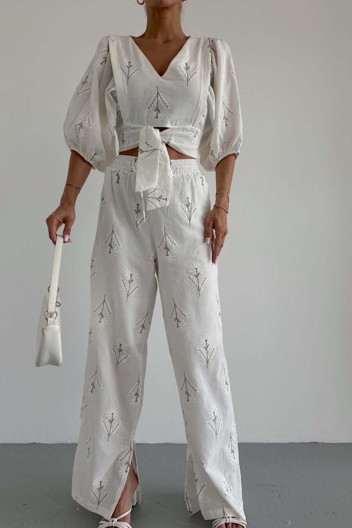 Nakışlı Keten Takım Kırmızı