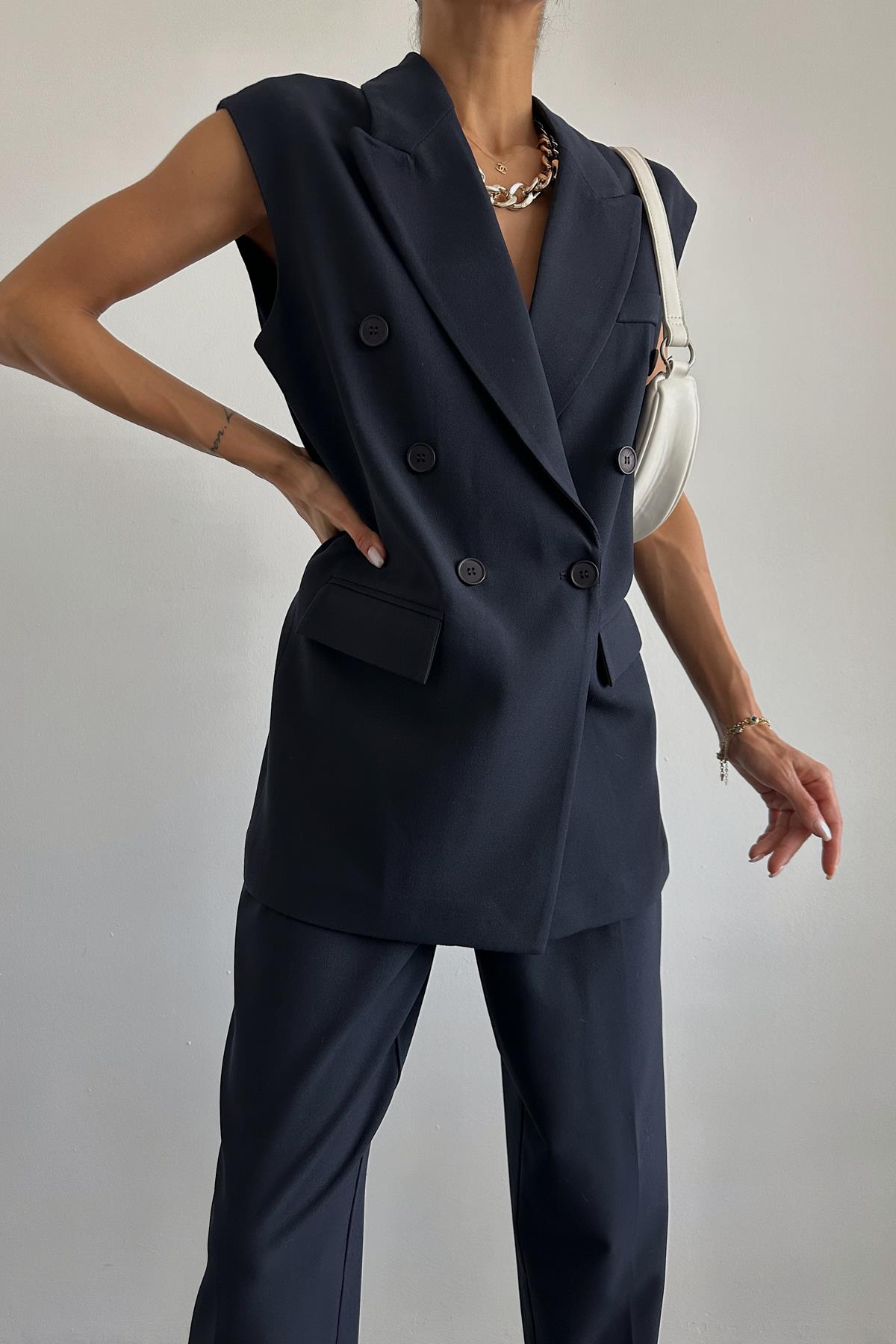 Organize Düğmeli Takım Lacivert