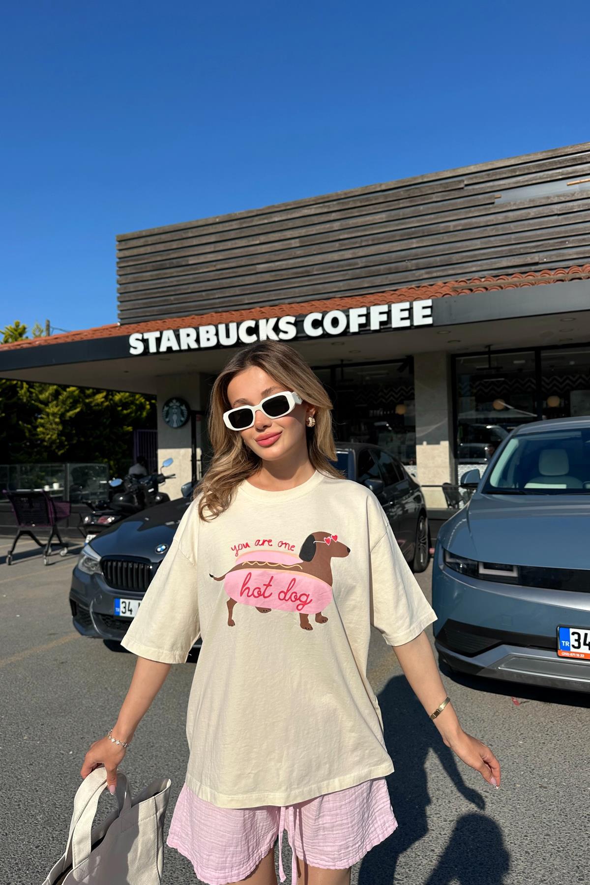 Hot Dog Baskılı T-shirt Bej