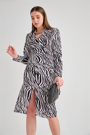 Zebra Desenli Yırtmaçlı Elbise Siyah