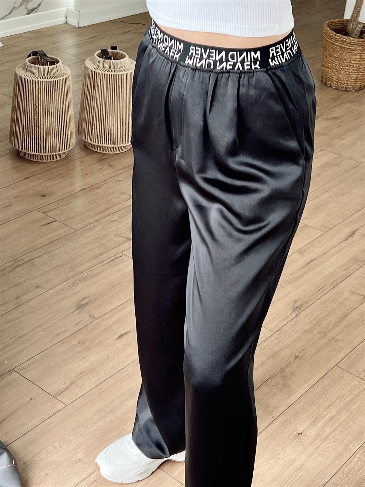 BELİ LASTİKLİ YAZILI SATEN PANTOLON SİYAH