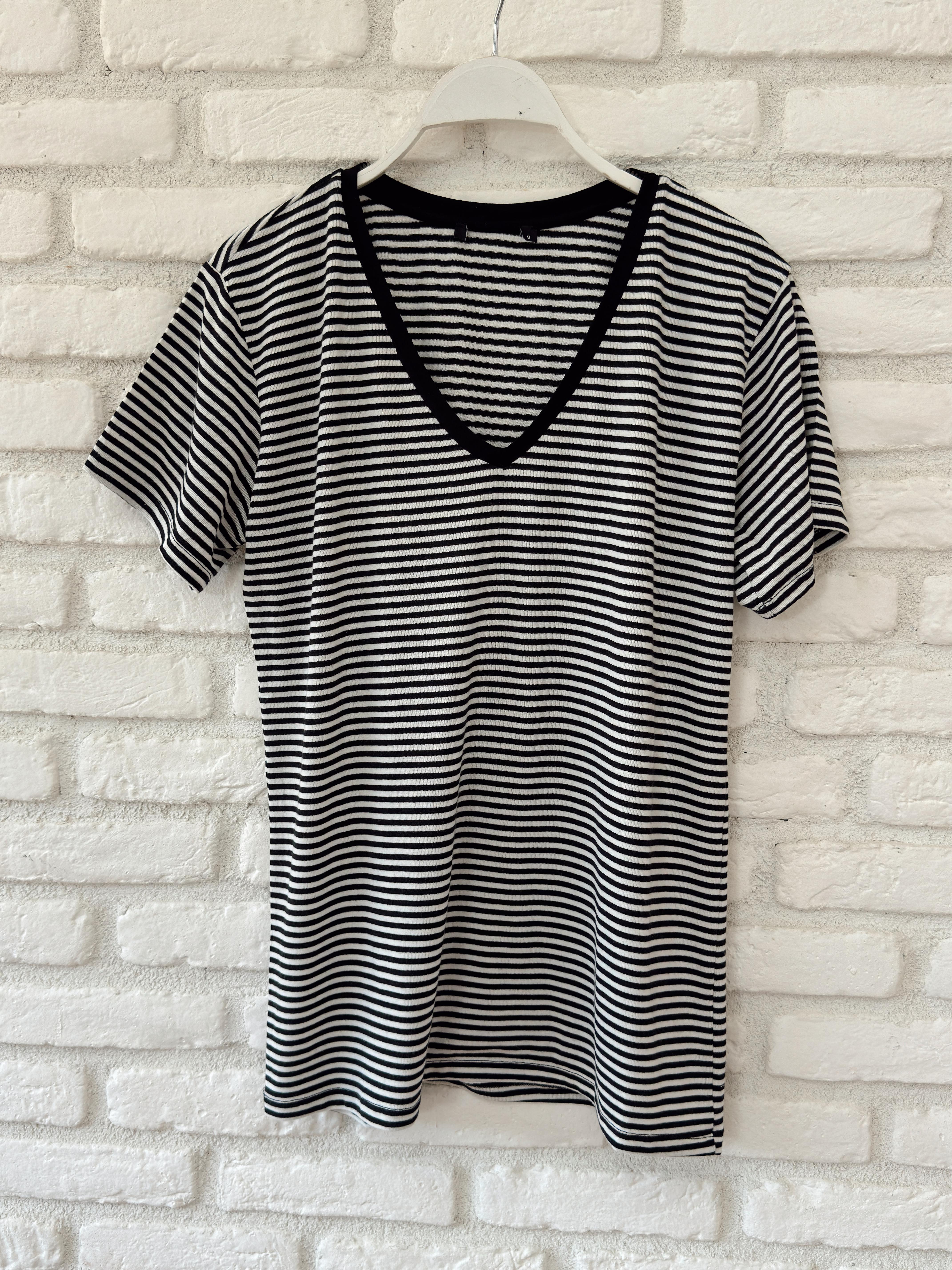 Çizgili V Yaka Tshirt SİYAH