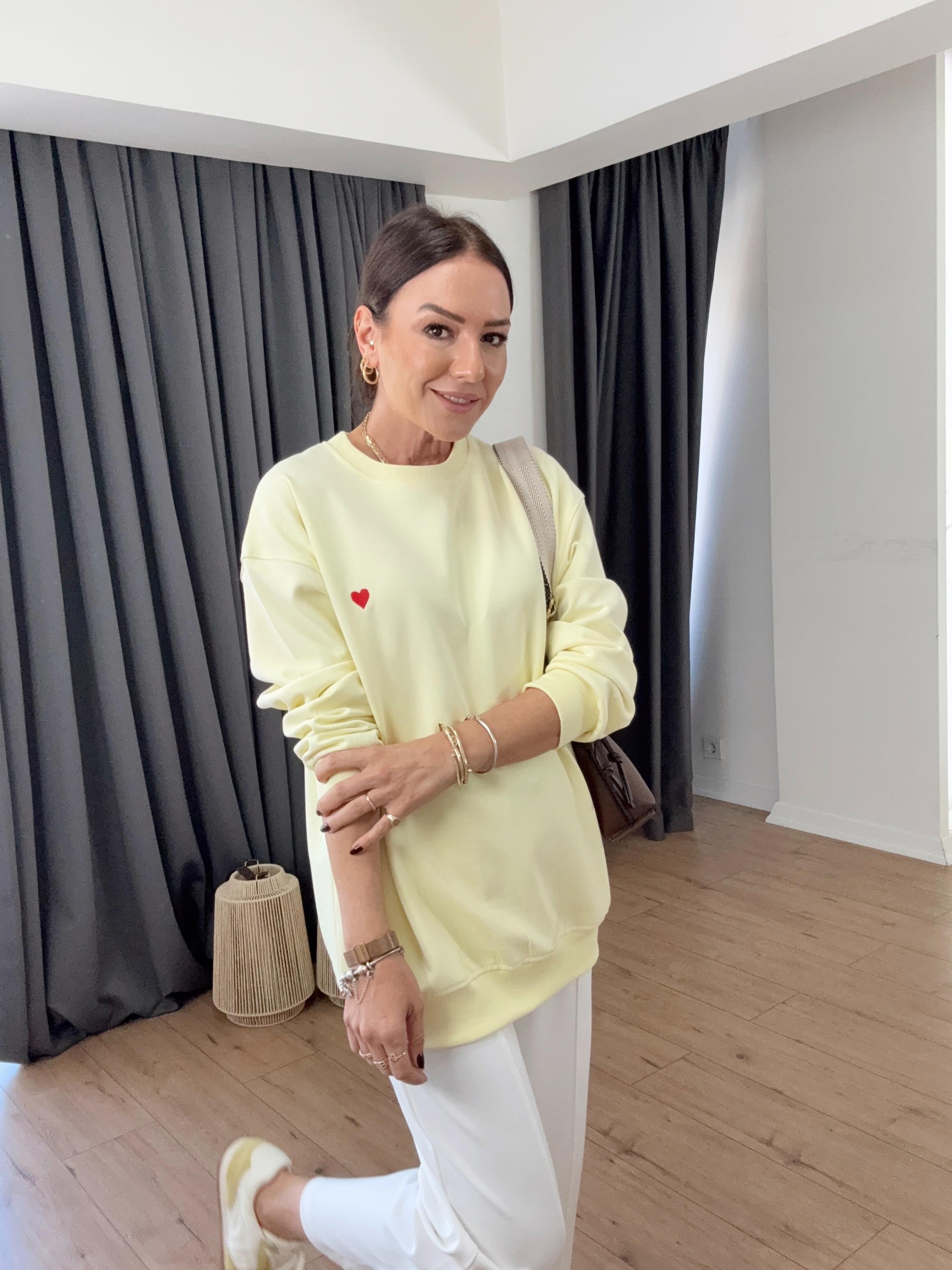Kalp Nakışlı Sweat SARI