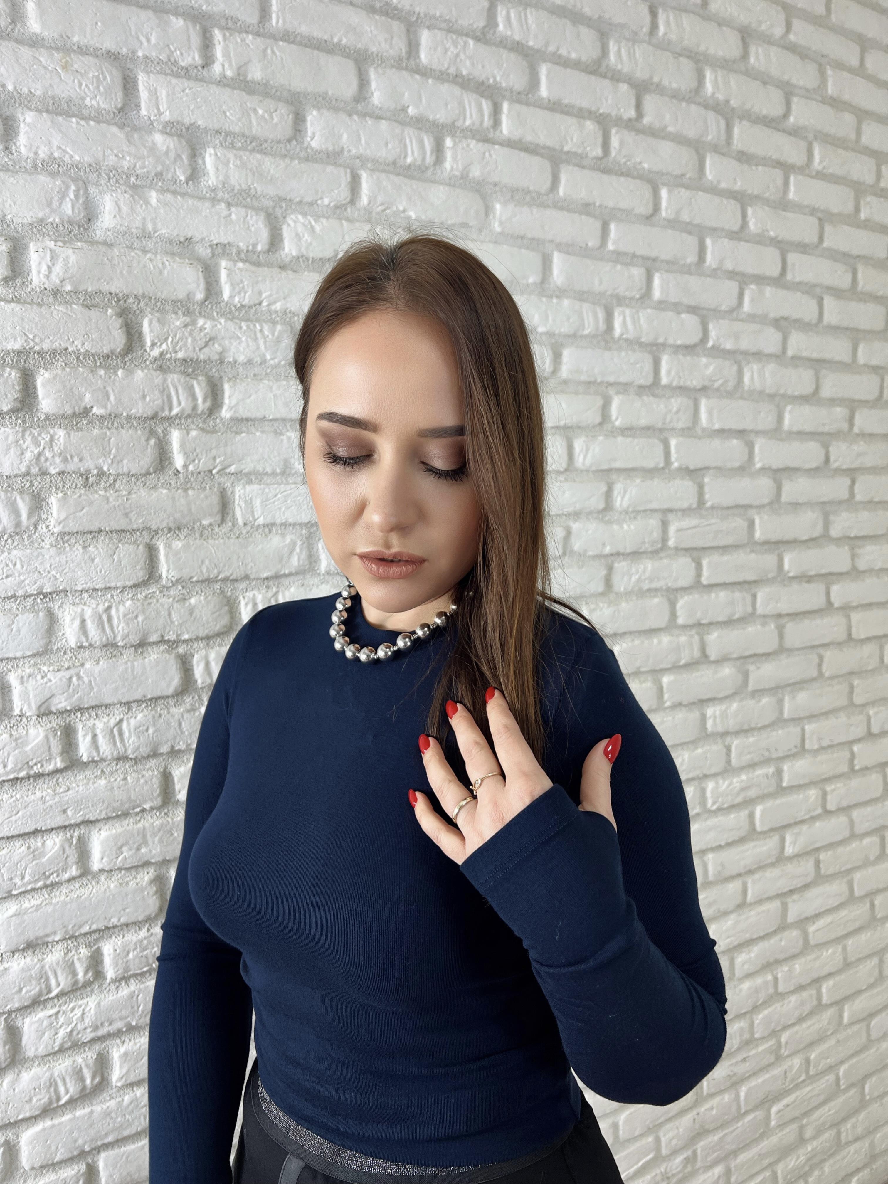 Kolu Yırtmaçlı Bluz LACİVERT