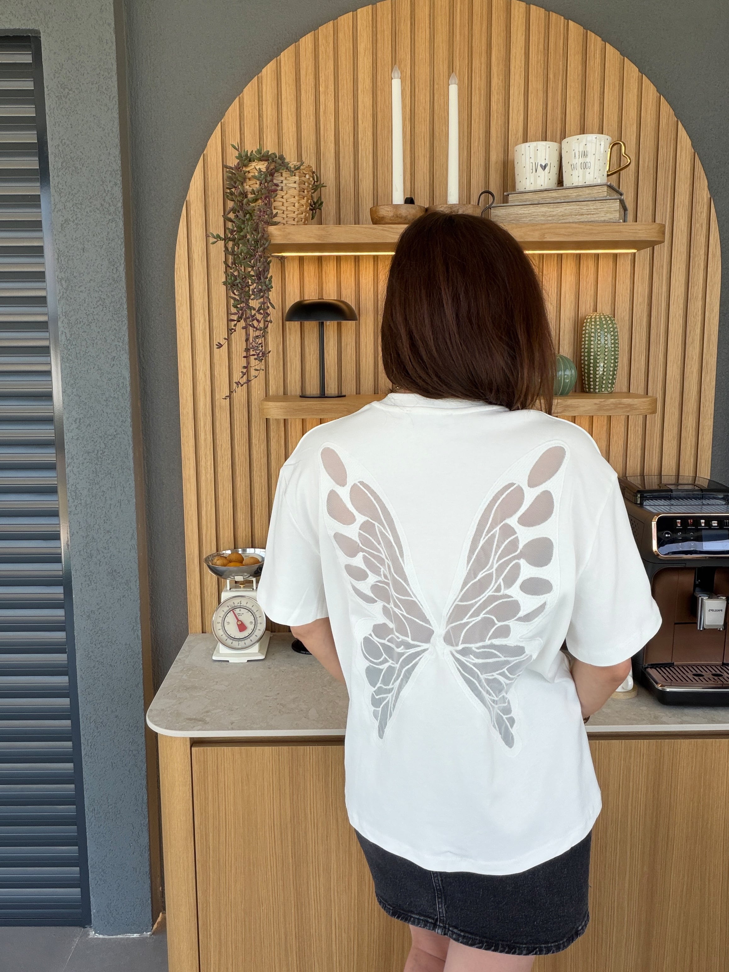 Sırtı Kelebek Nakışlı Tshirt EKRU
