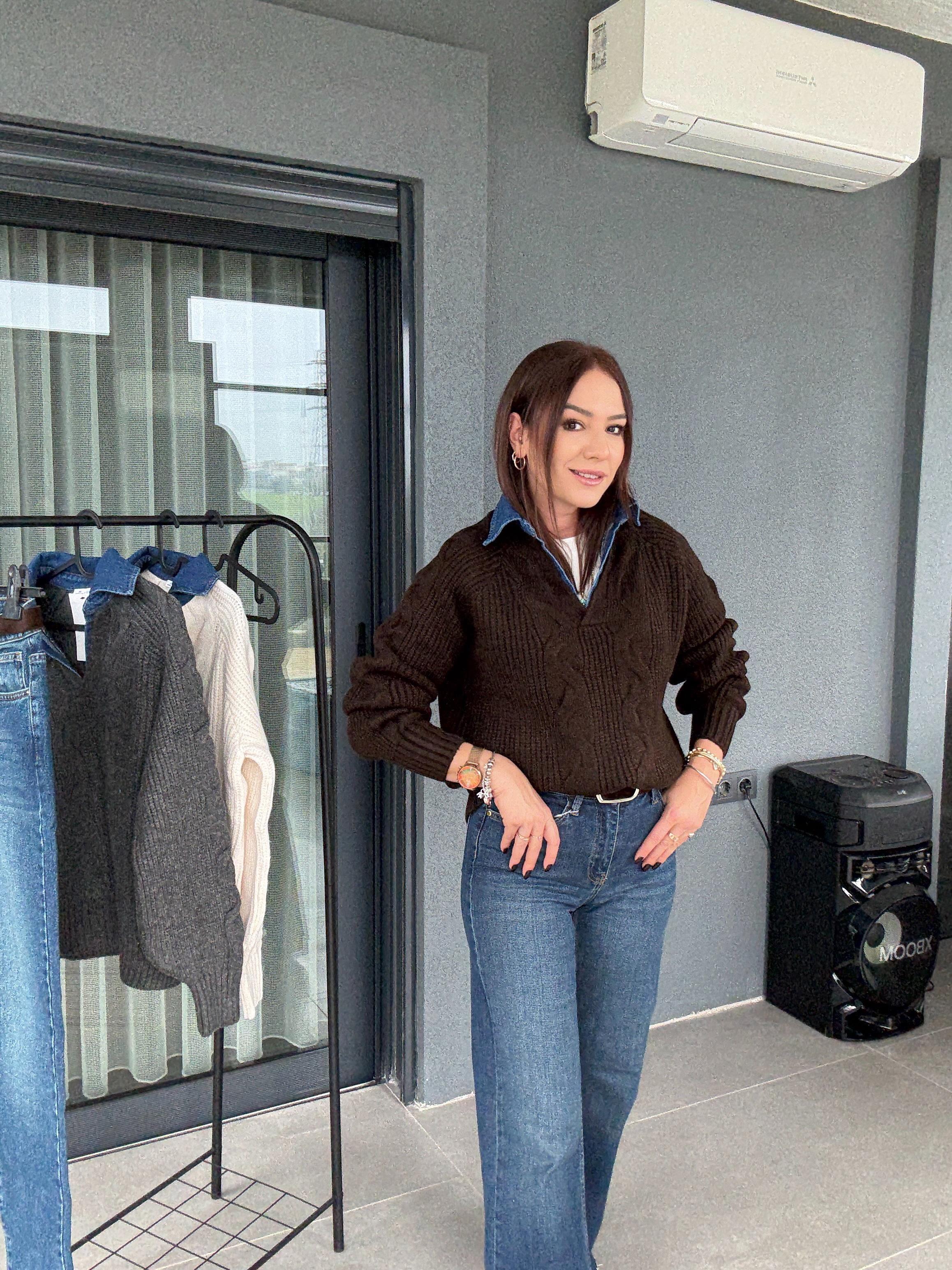 Yakası Kot Detaylı Saç Örgülü Kazak KOYU KAHVE