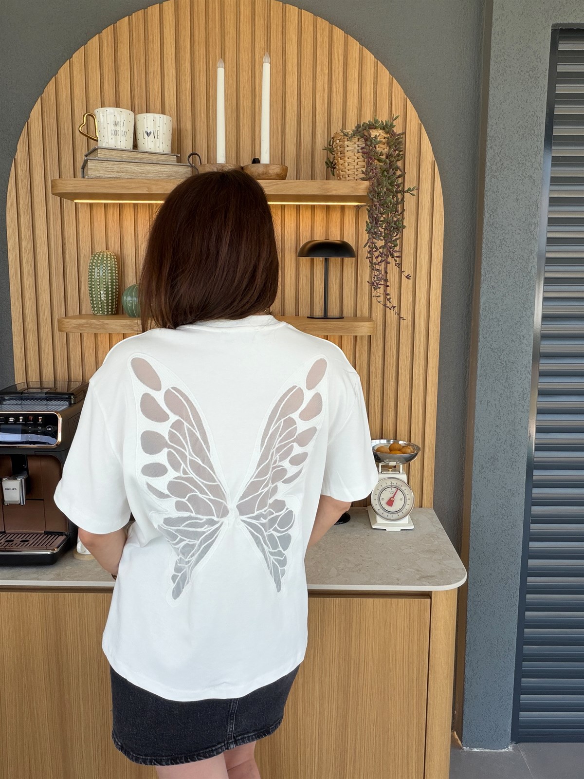 Sırtı Kelebek Nakışlı Tshirt EKRU