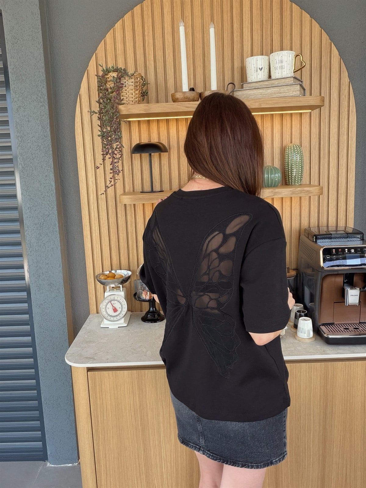 Sırtı Kelebek Nakışlı Tshirt SİYAH
