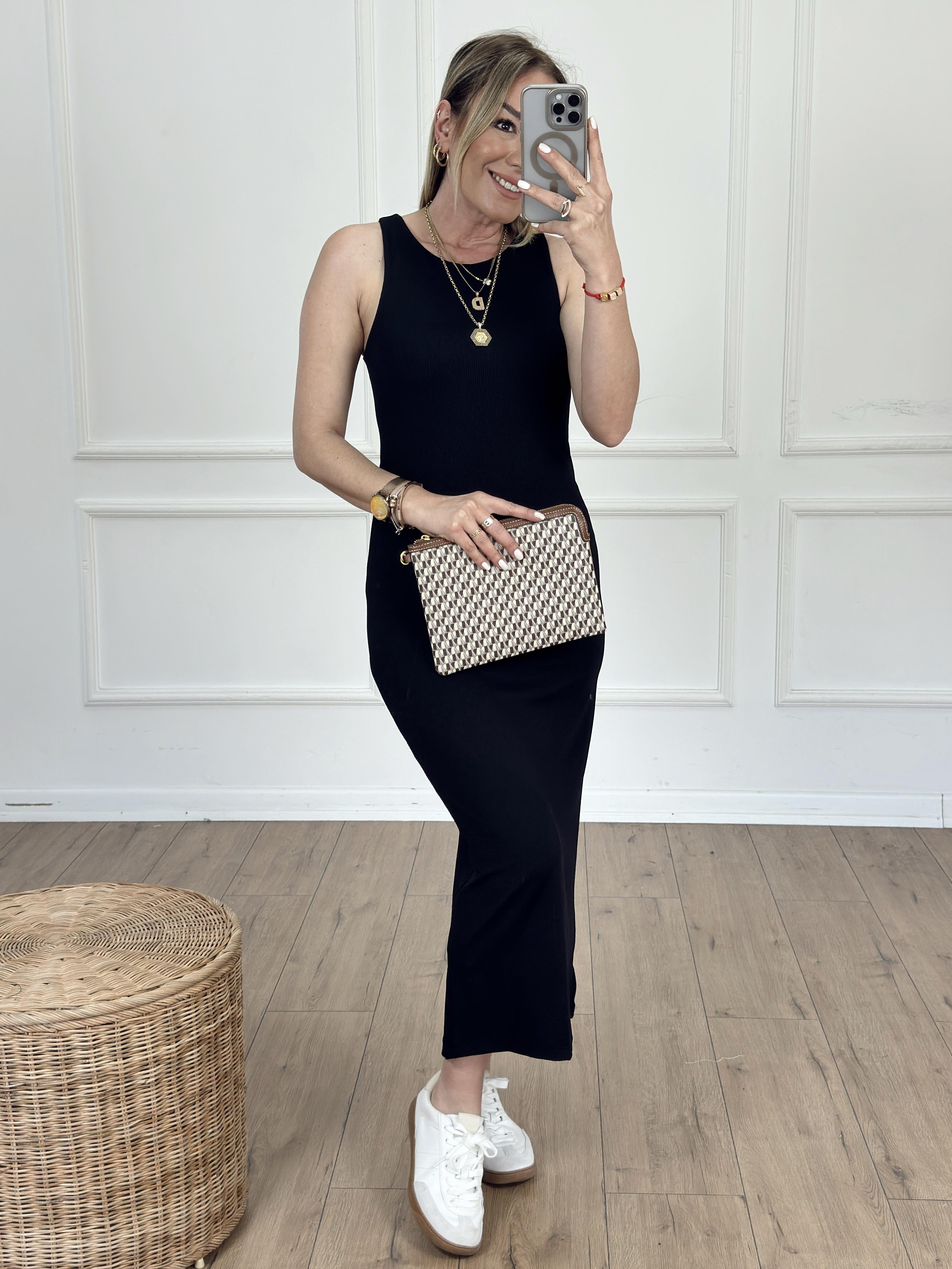 Askılı Arkası Yırtmaçlı Elbise SİYAH