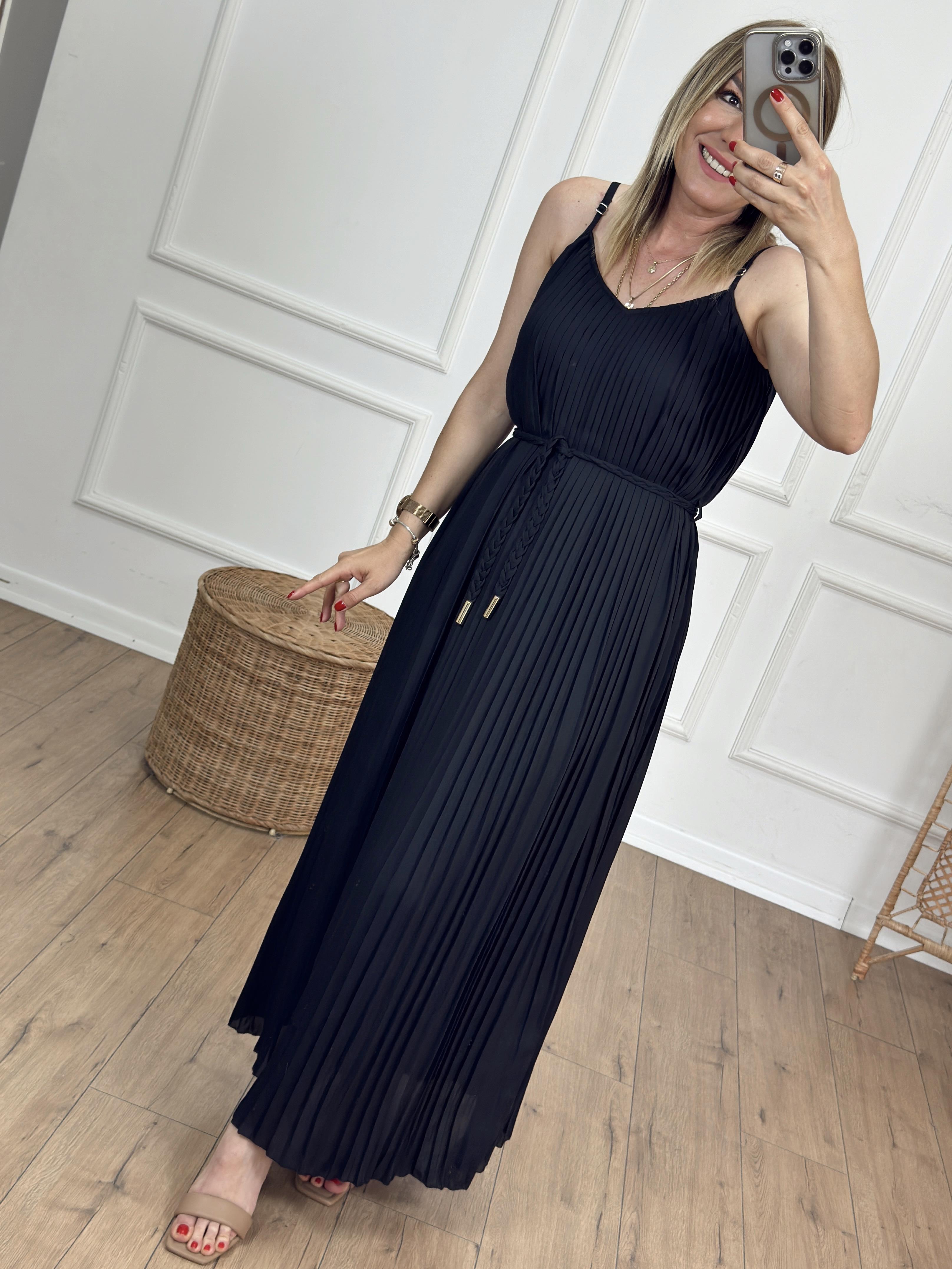 Askılı Piliseli Elbise SİYAH