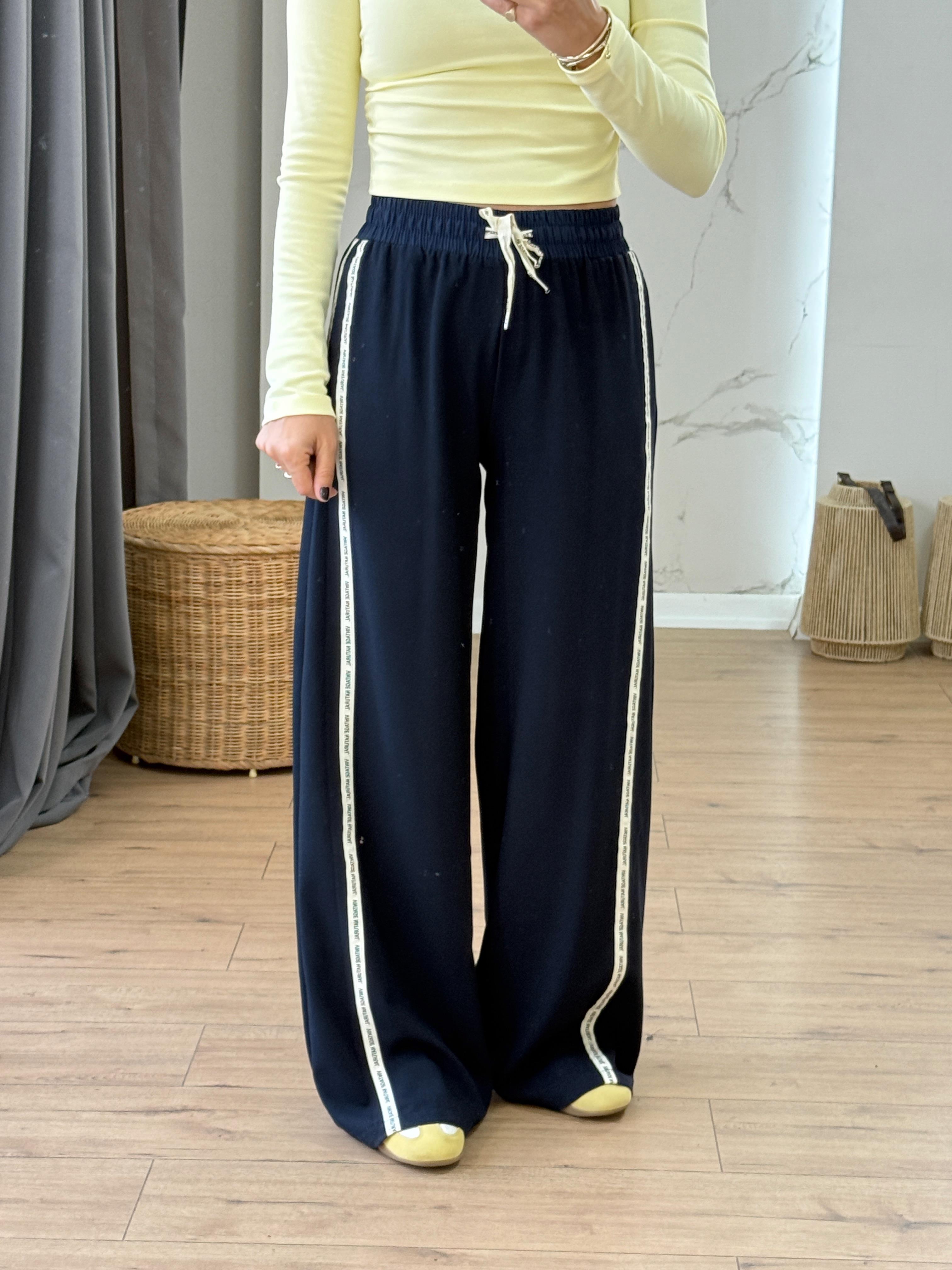 Beli Bağcıklı Şerit Detaylı Pantolon LACİVERT