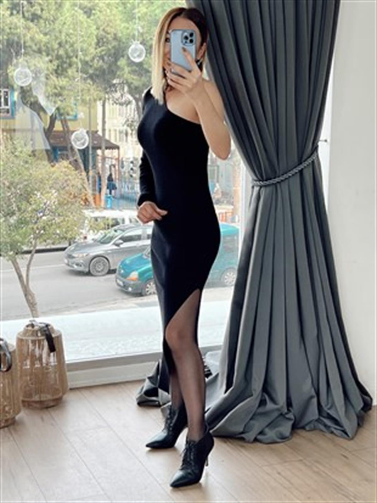 BİSİKLET YAKA TEK OMUZ TEK KOL ELBİSE SİYAH