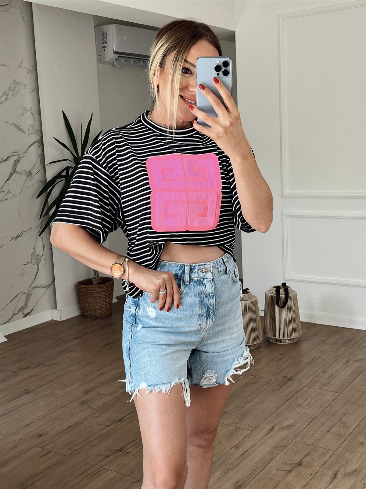 Çizgili Ön Baskılı Tshirt SİYAH