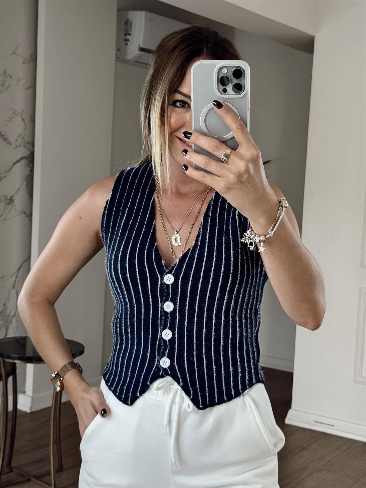 Çizgili Önü Düğmeli Triko Yelek LACİVERT