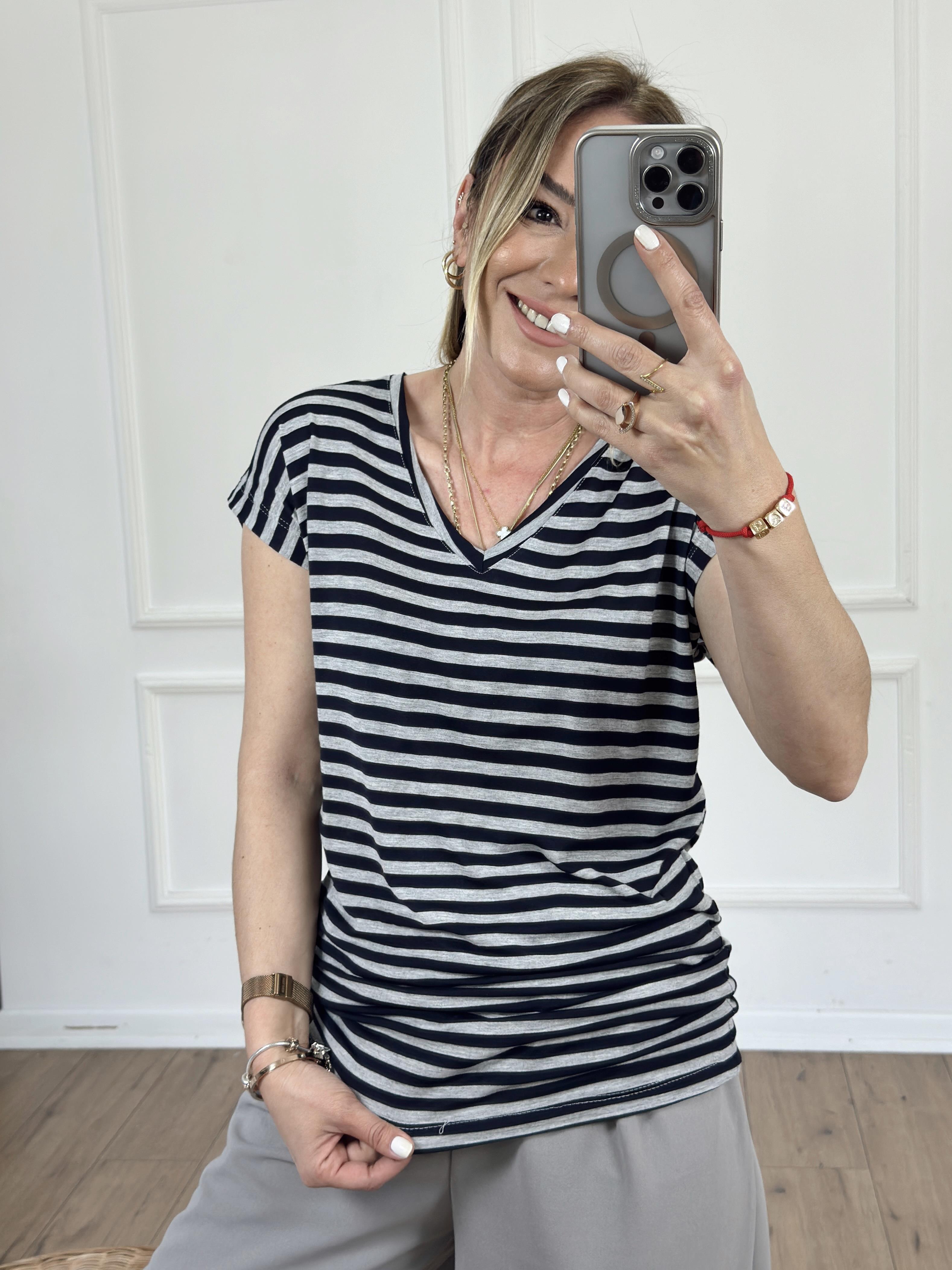Çizgili V Yaka Basic Tshirt GRİ