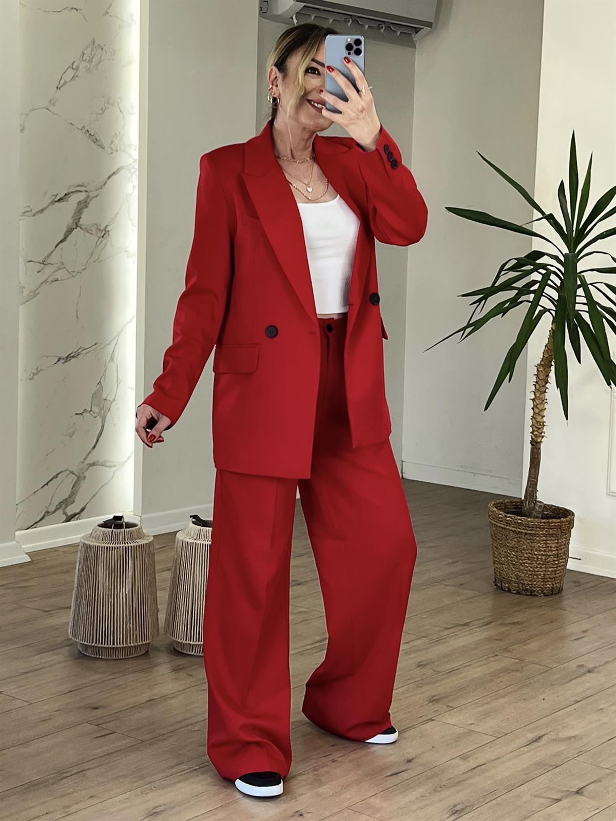 DÜĞMELİ OVERSİZE TAKIM KIRMIZI