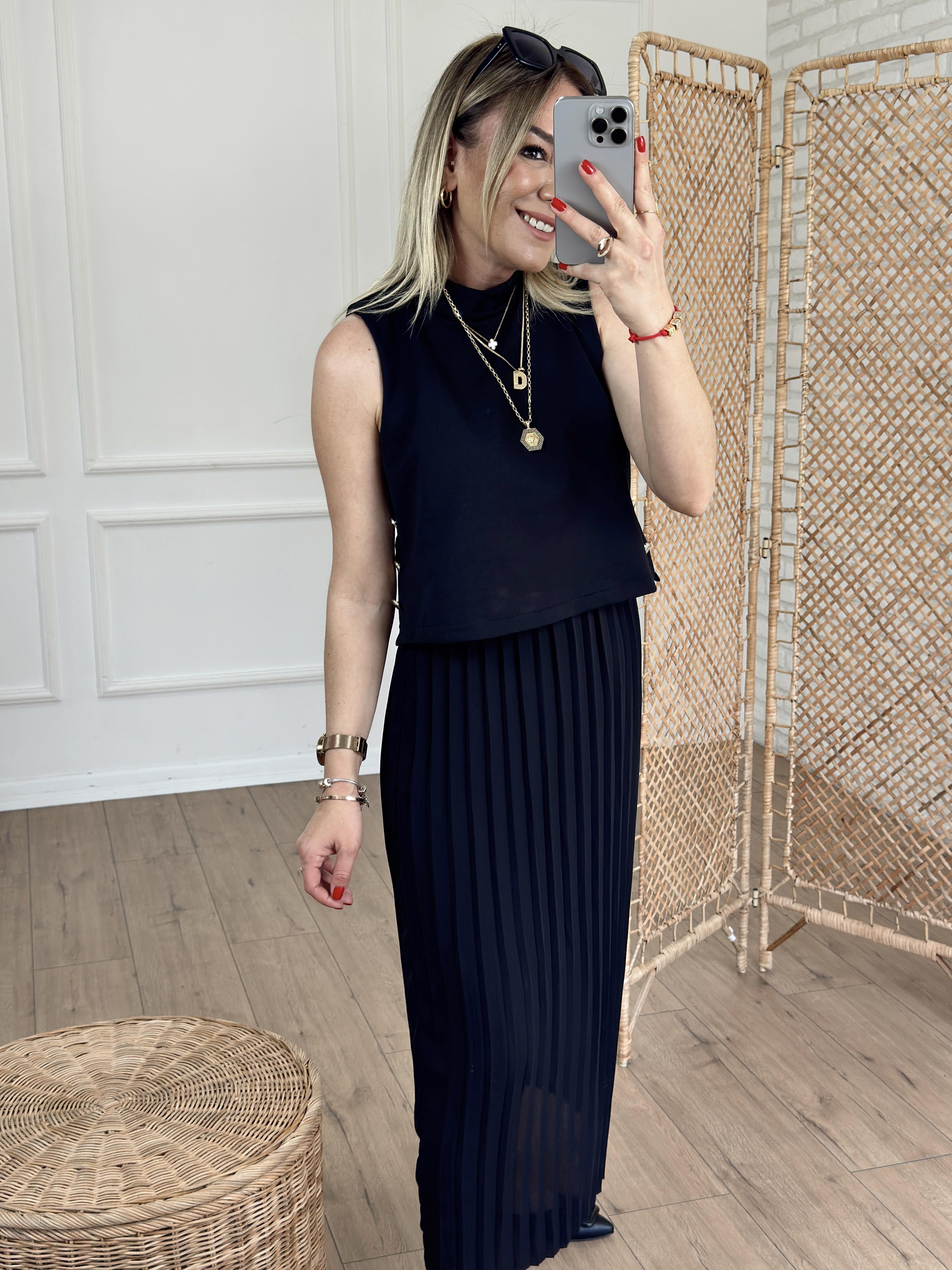 Eteği Piliseli Yanları Düğmeli Elbise SİYAH