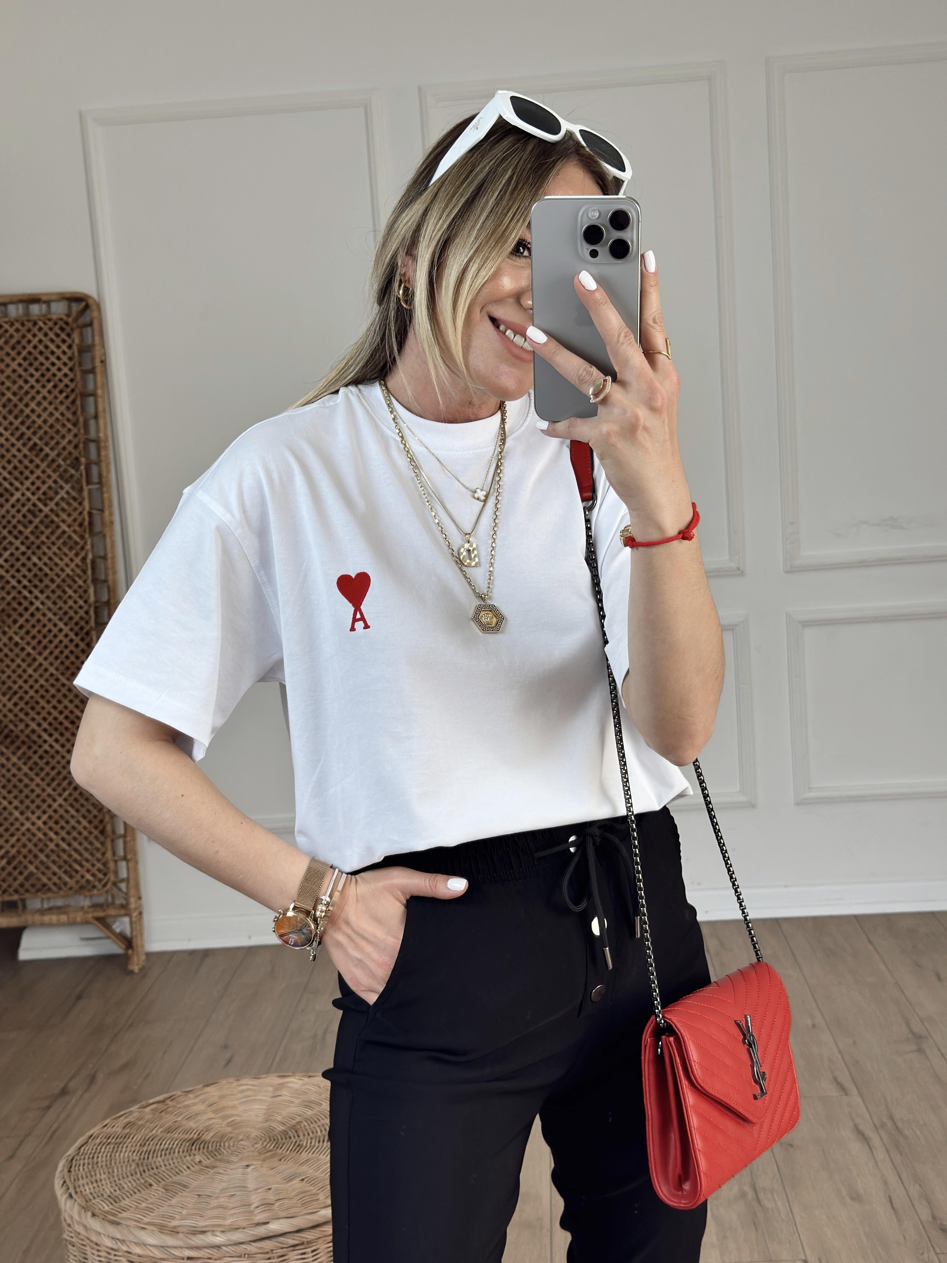 Harf Kalp İşlemeli Tshirt BEYAZ