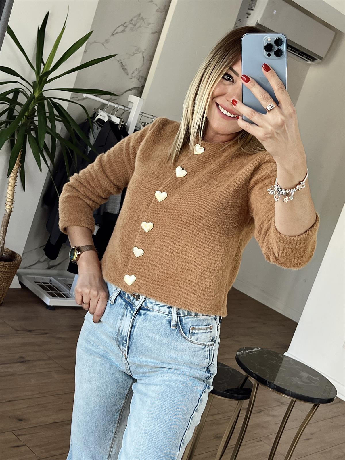 Kalp Düğmeli Hırka CAMEL