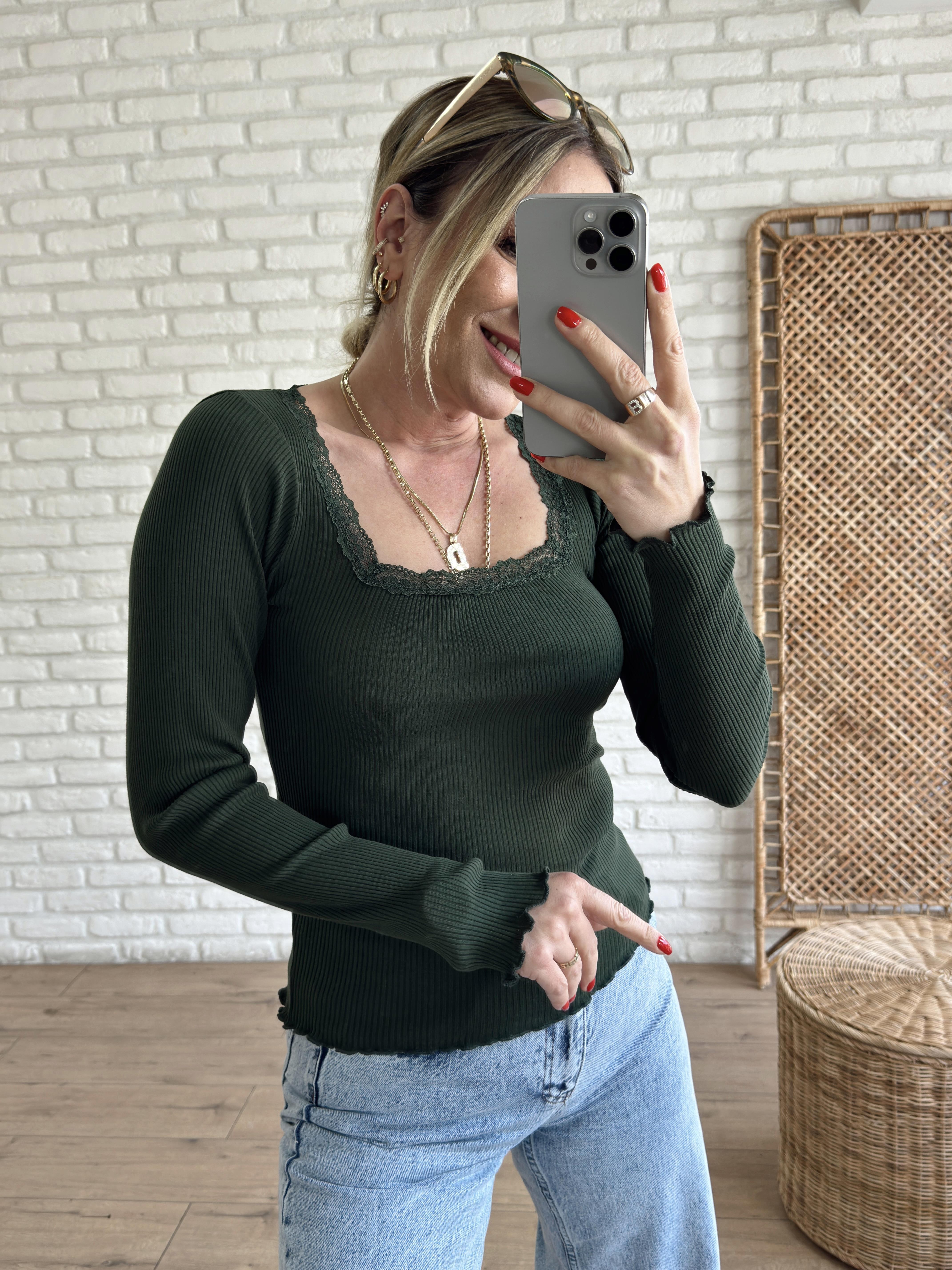 Kare Yaka Dantel Detaylı Bluz HAKİ