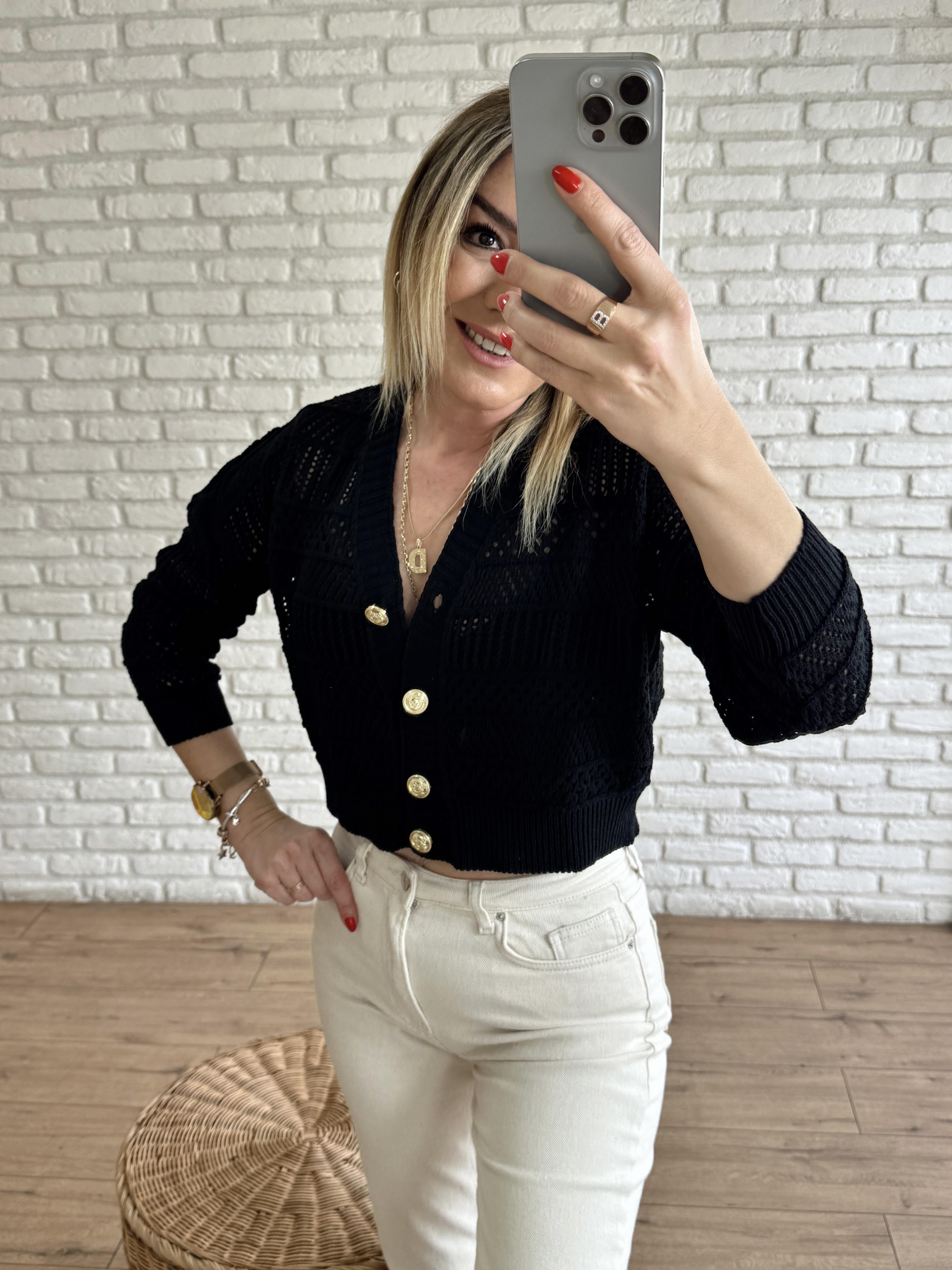 Kısa Gold Düğmeli Örgü Model Hırka SİYAH