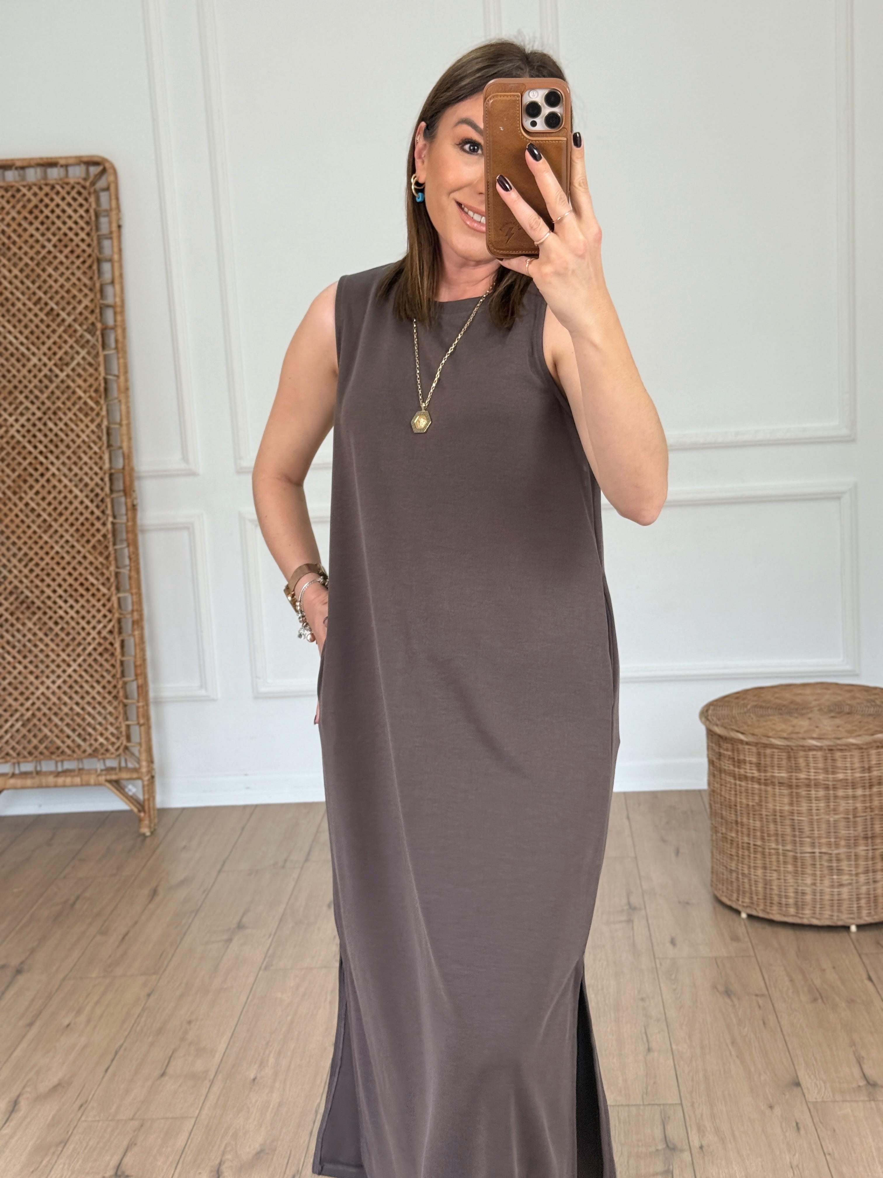 Kolsuz Cep Detaylı Modal Elbise KAHVE