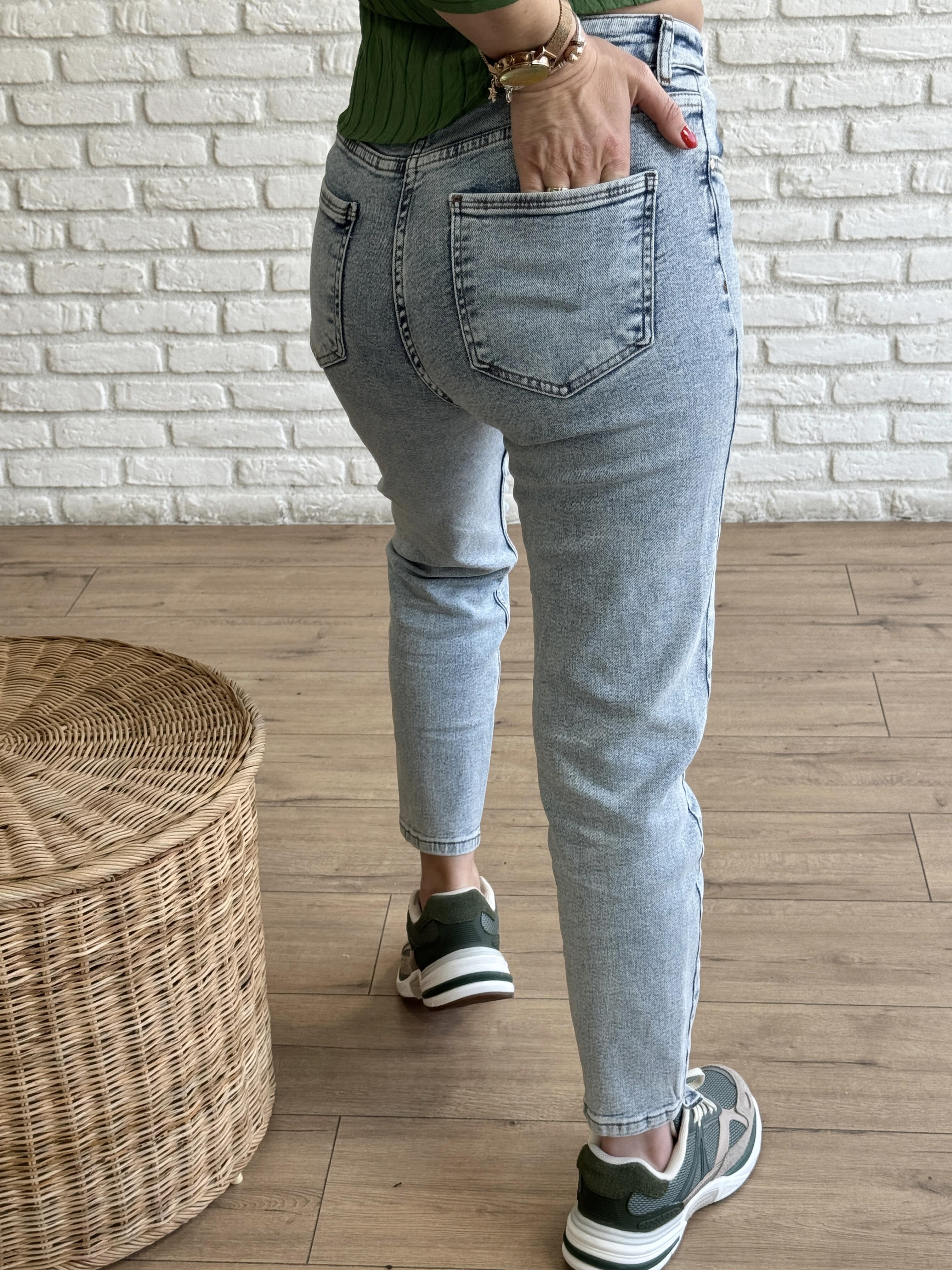 Kontrast Mom Jean KAR YIKAMA