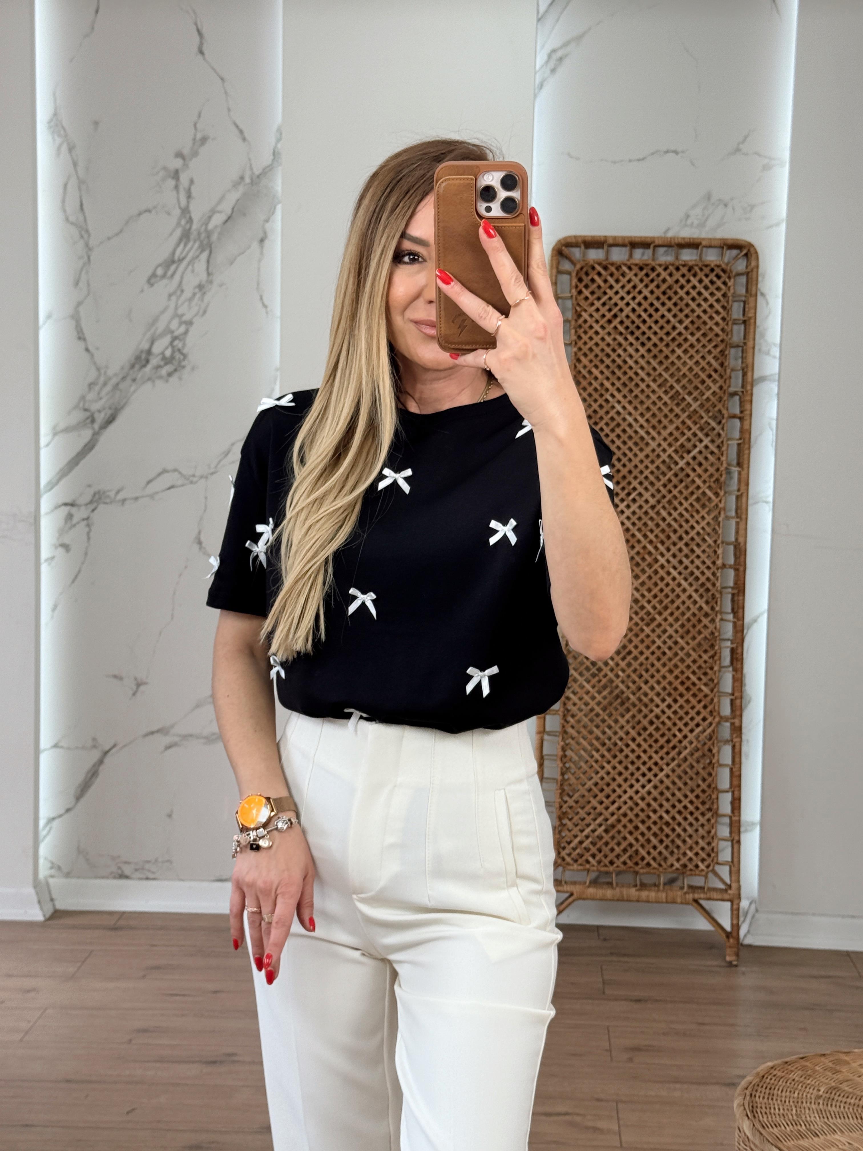 Kurdele Detaylı Tshirt SİYAH