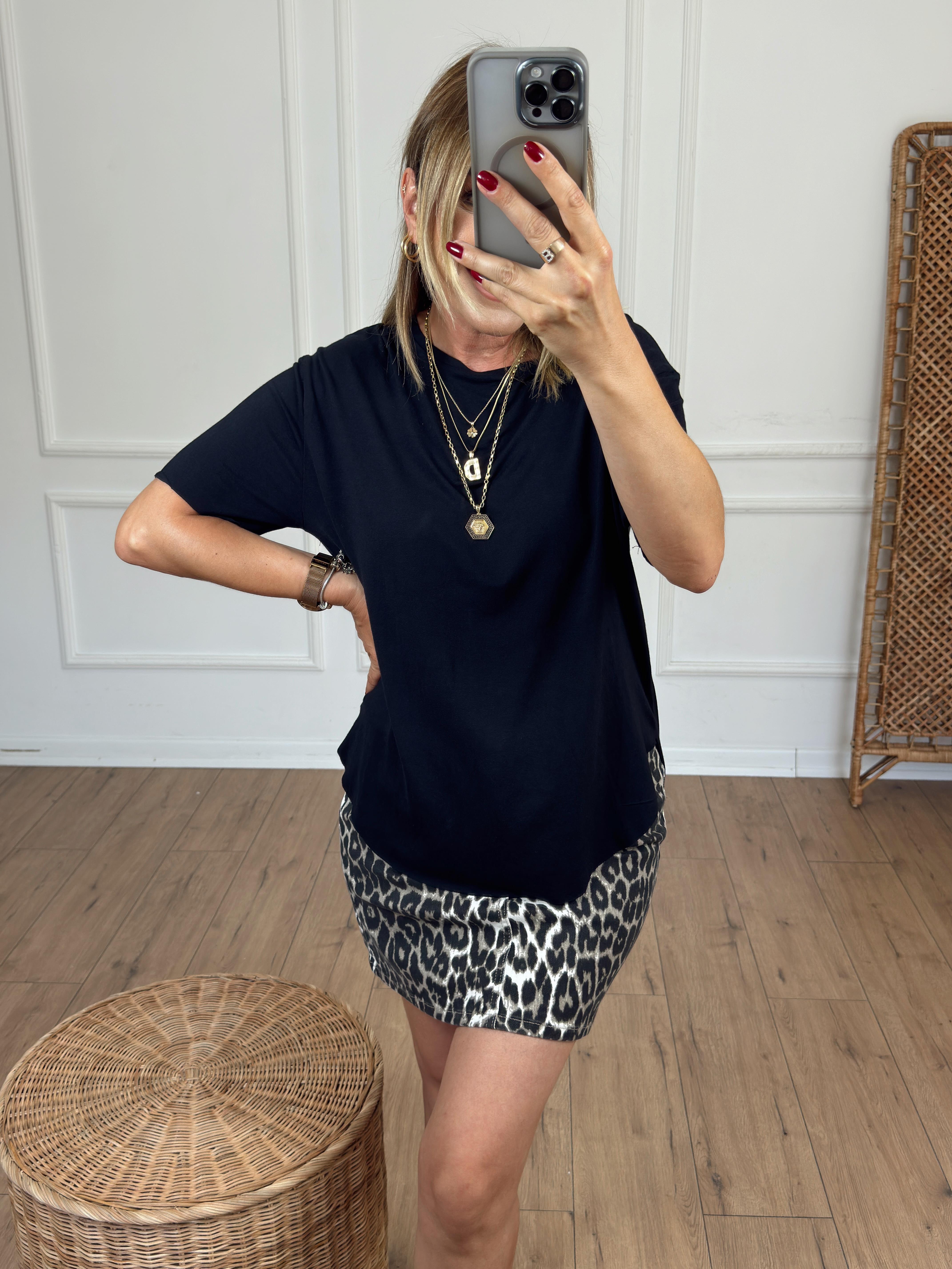 Lazer Kesim Basic Tshirt SİYAH