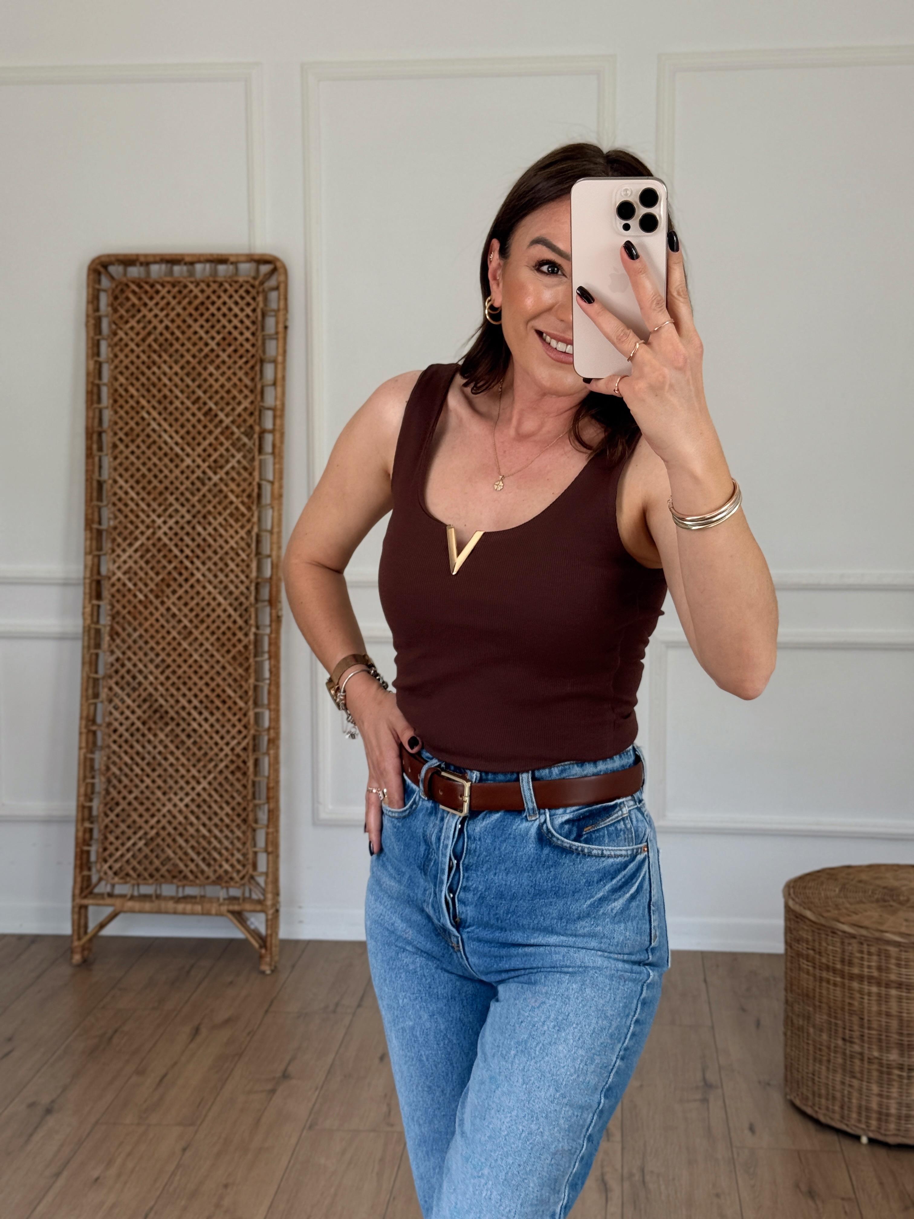 Ribbed Tank Top with V Accessory Brown