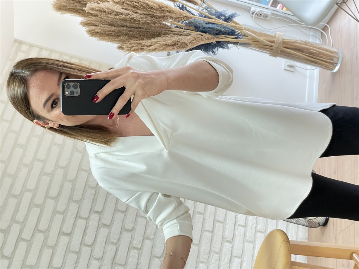 V Yaka Kapüşonlu Sweat Beyaz