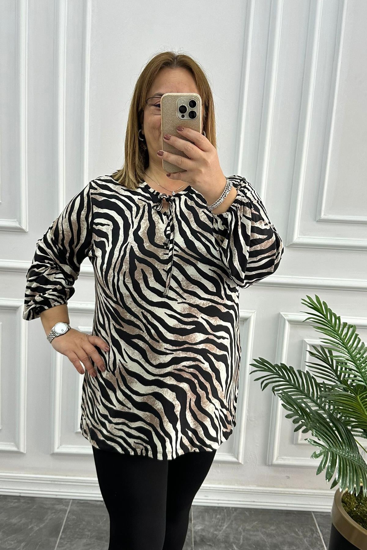 Büyük Beden Bağcıklı Leopar Desenli  Bluz