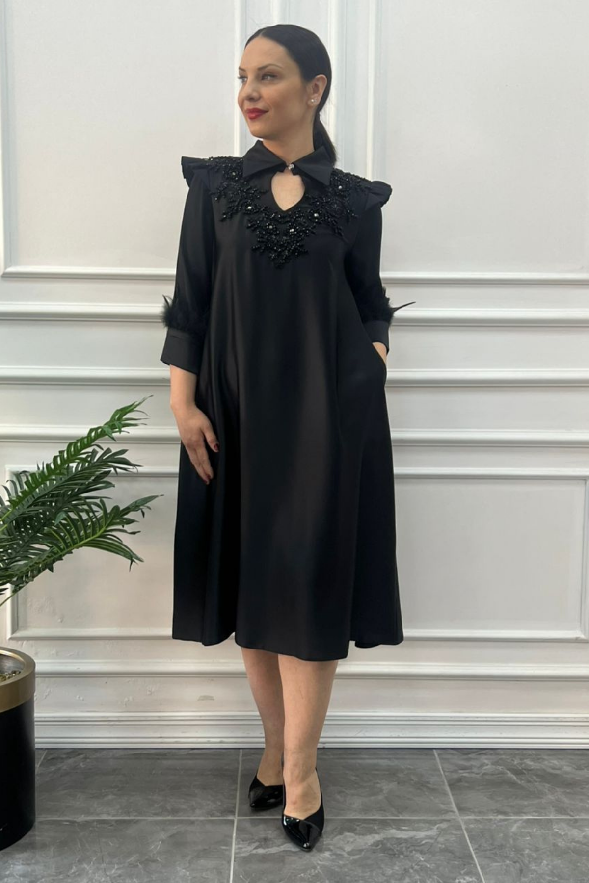 Büyük Beden Kolları Tüylü Abiye Elbise