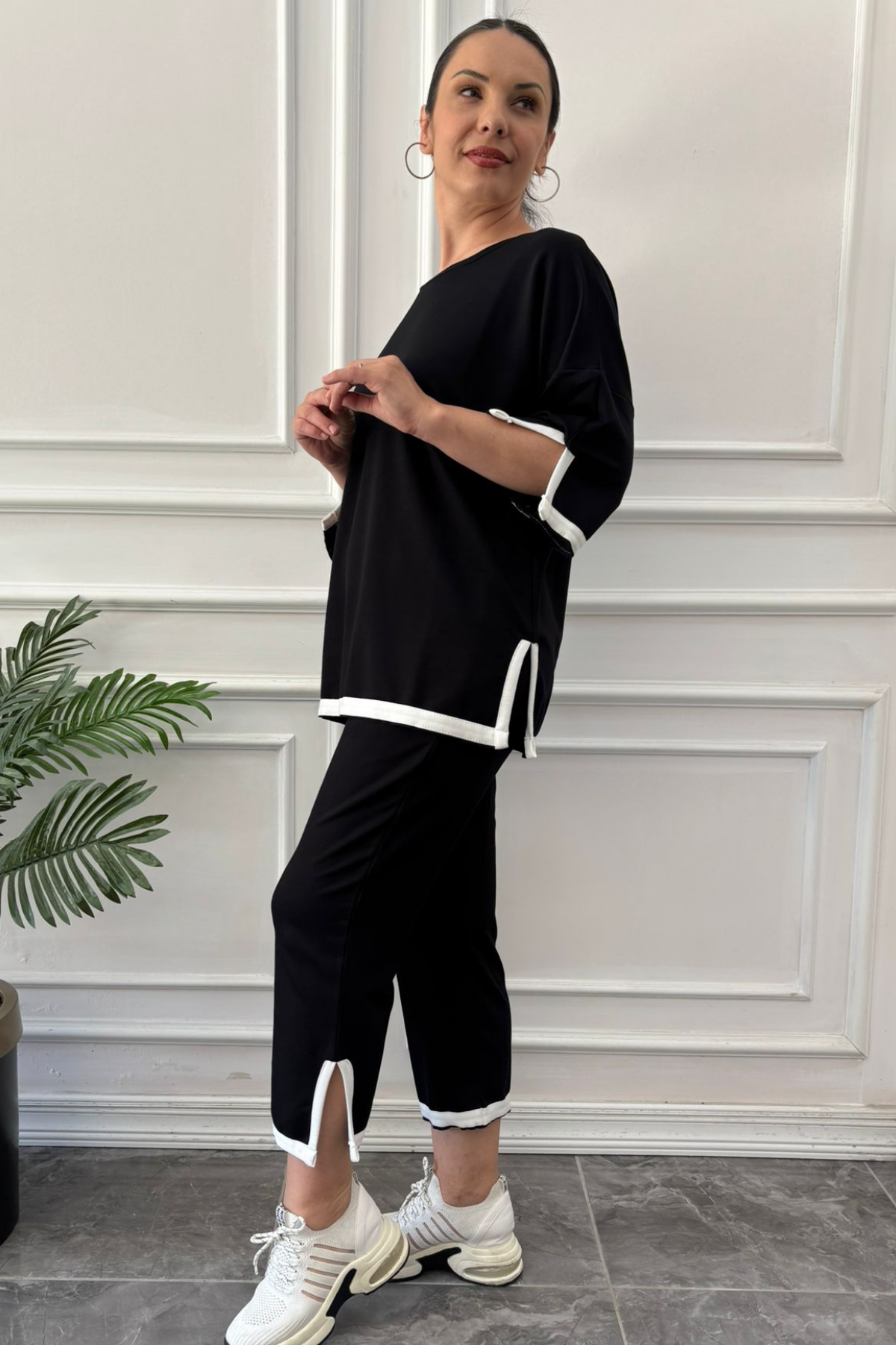 Büyük Beden Yırtmaçlı Beyaz Biyeli Takım